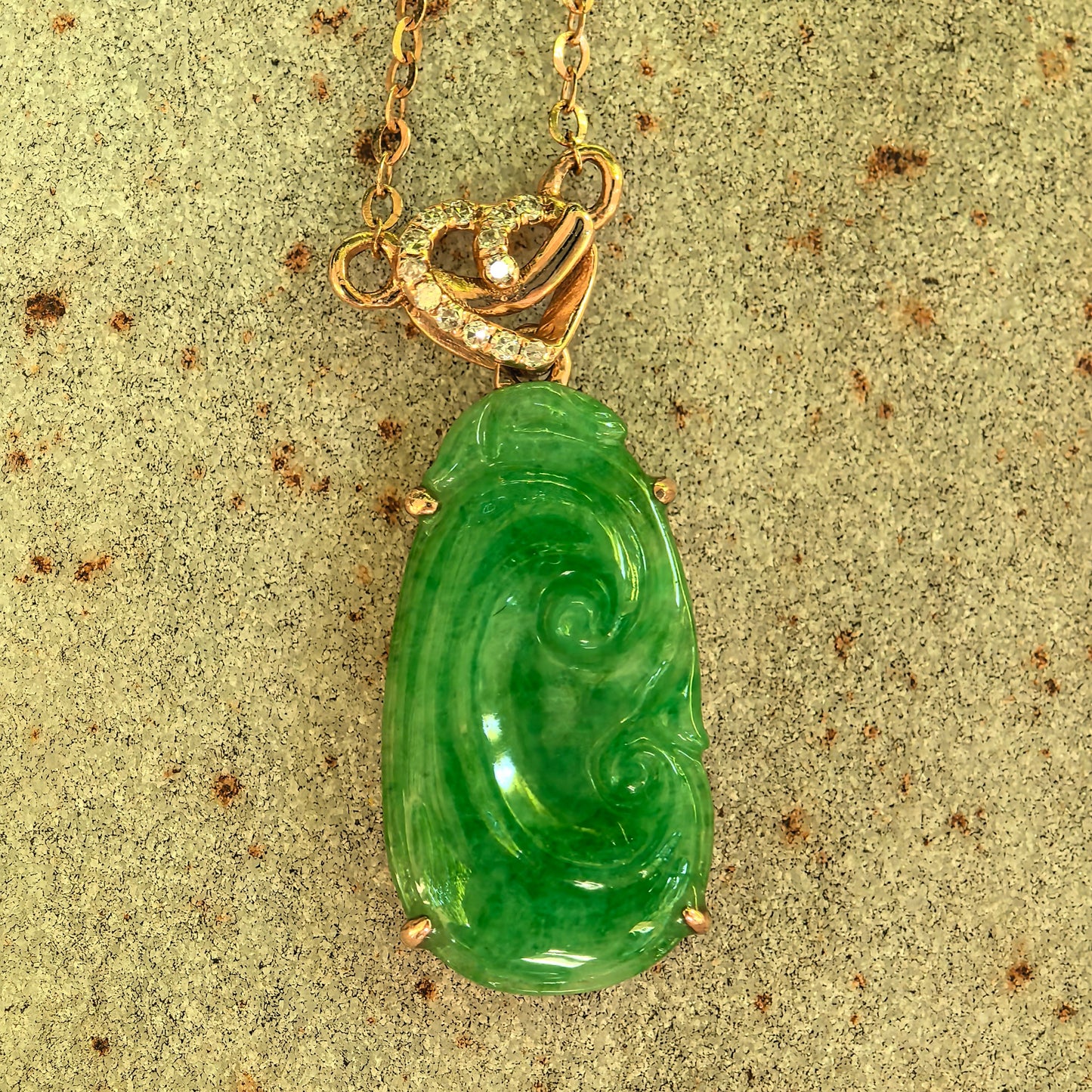 Natural Grade-A 18K Gold Glutinous Green Ruyi Jadeite Pendant · Burmese Jade