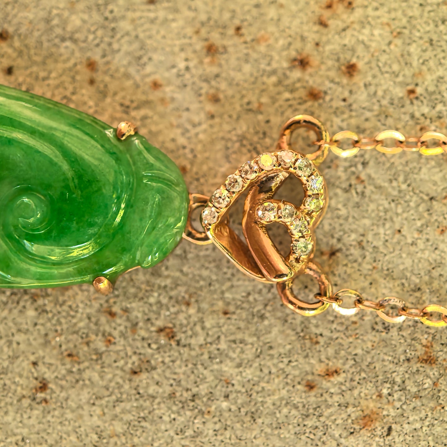 Natural Grade-A 18K Gold Glutinous Green Ruyi Jadeite Pendant · Burmese Jade