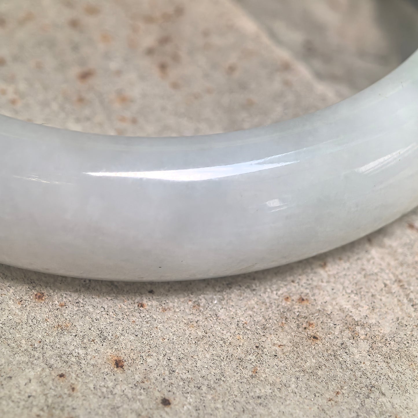 Natural Grade-A Glutinous White and Deep Green D-Shape Jadeite Bangle · Burmese Jade 58mm