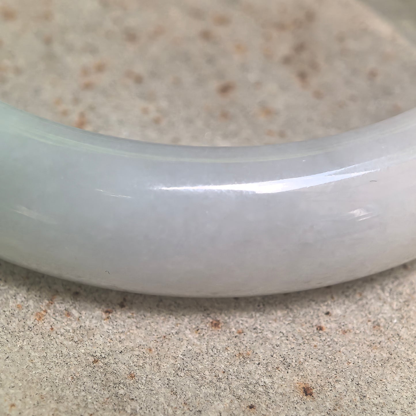 Natural Grade-A Glutinous White and Deep Green D-Shape Jadeite Bangle · Burmese Jade 58mm