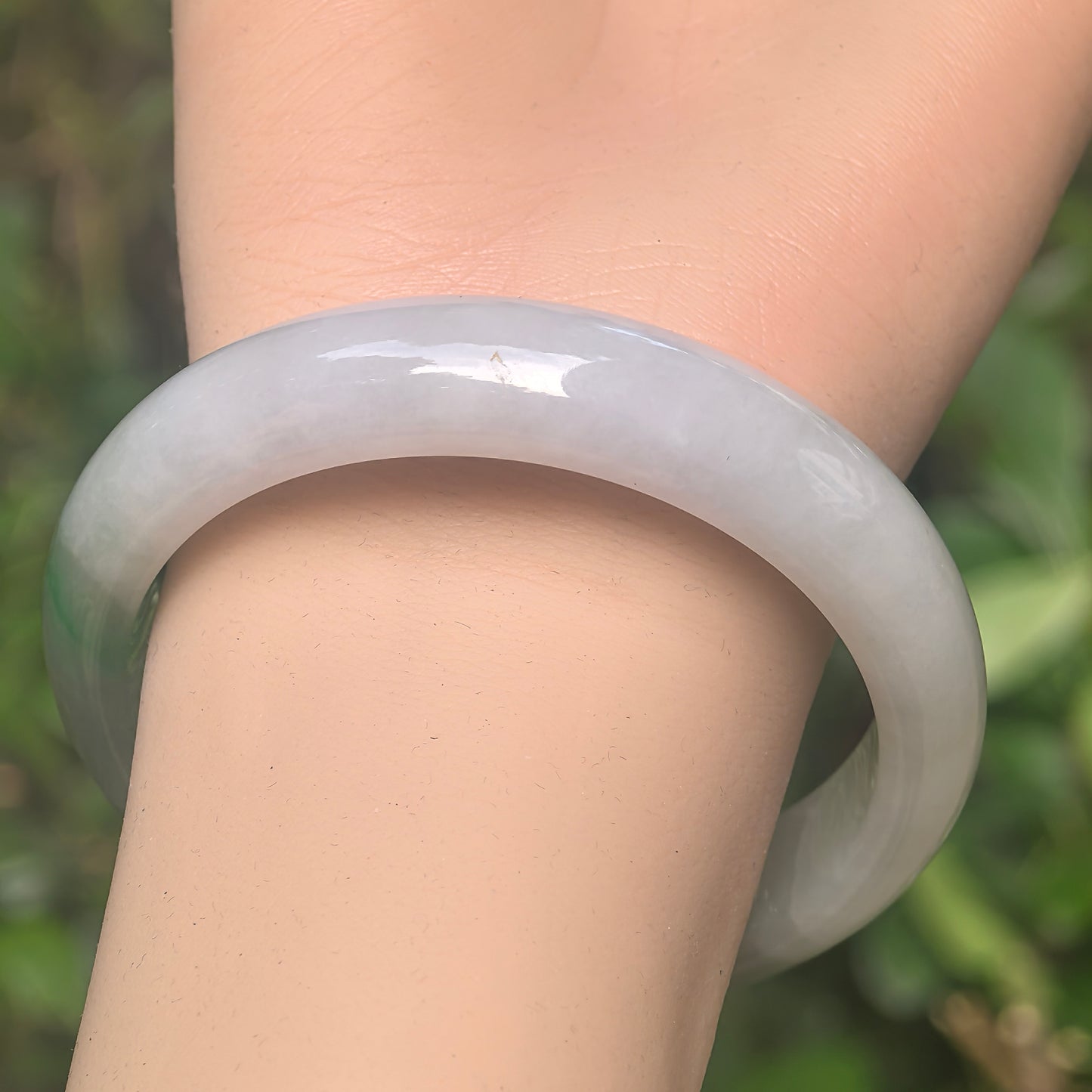 Natural Grade-A Fine Glutinous White-Base Green D-Shape Jadeite Bangle · Burmese Jade 56mm