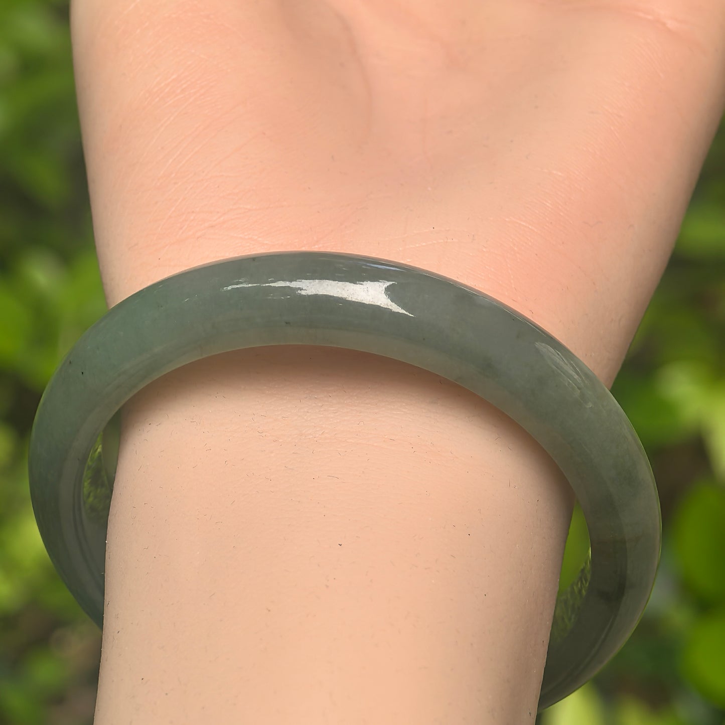 Natural Grade-A Glutinous Oil Green D-Shape Jadeite Bangle · Burmese Jade 56mm