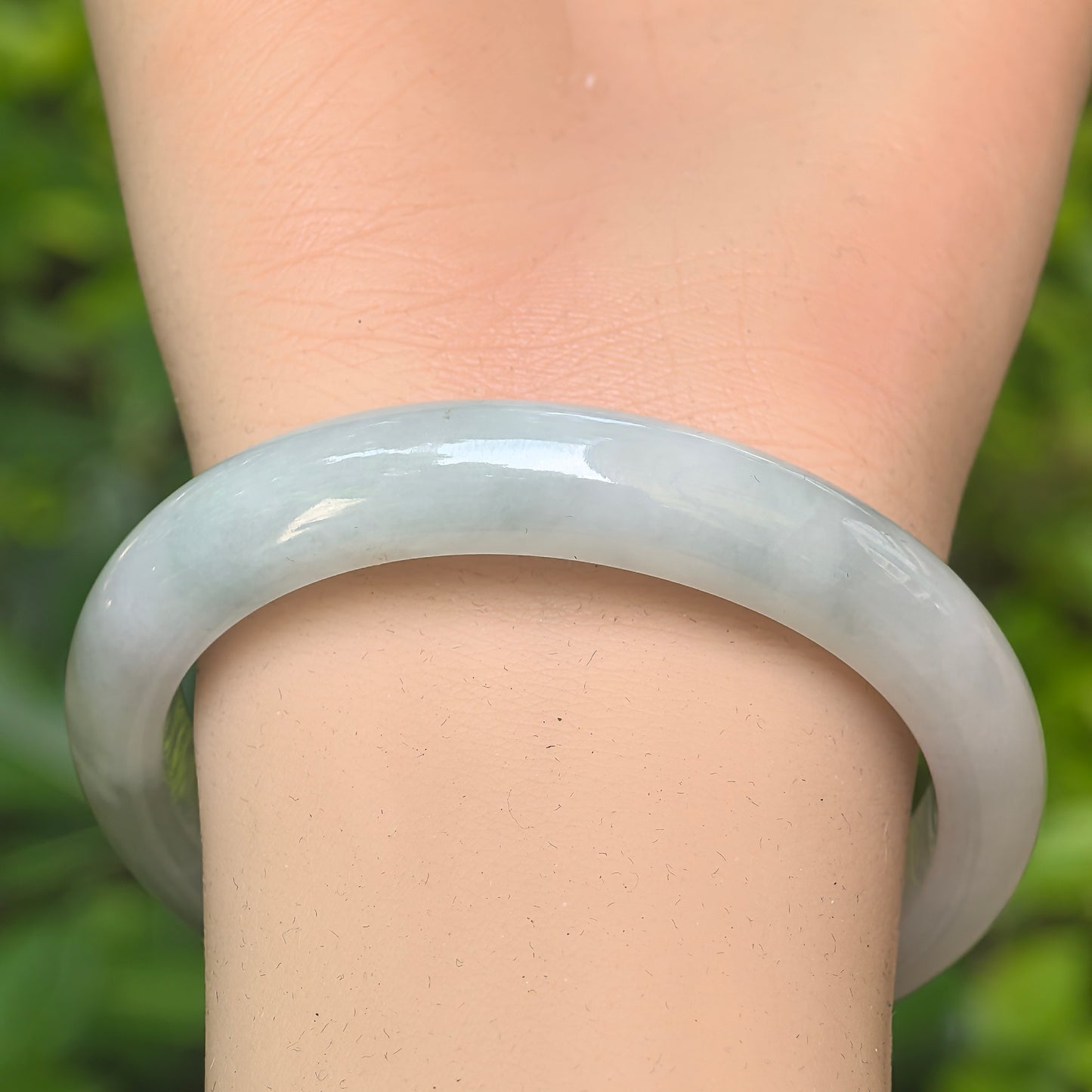 Natural Grade-A Glutinous White and Dark Green Oval Jadeite Bangle · Burmese Jade 50mm