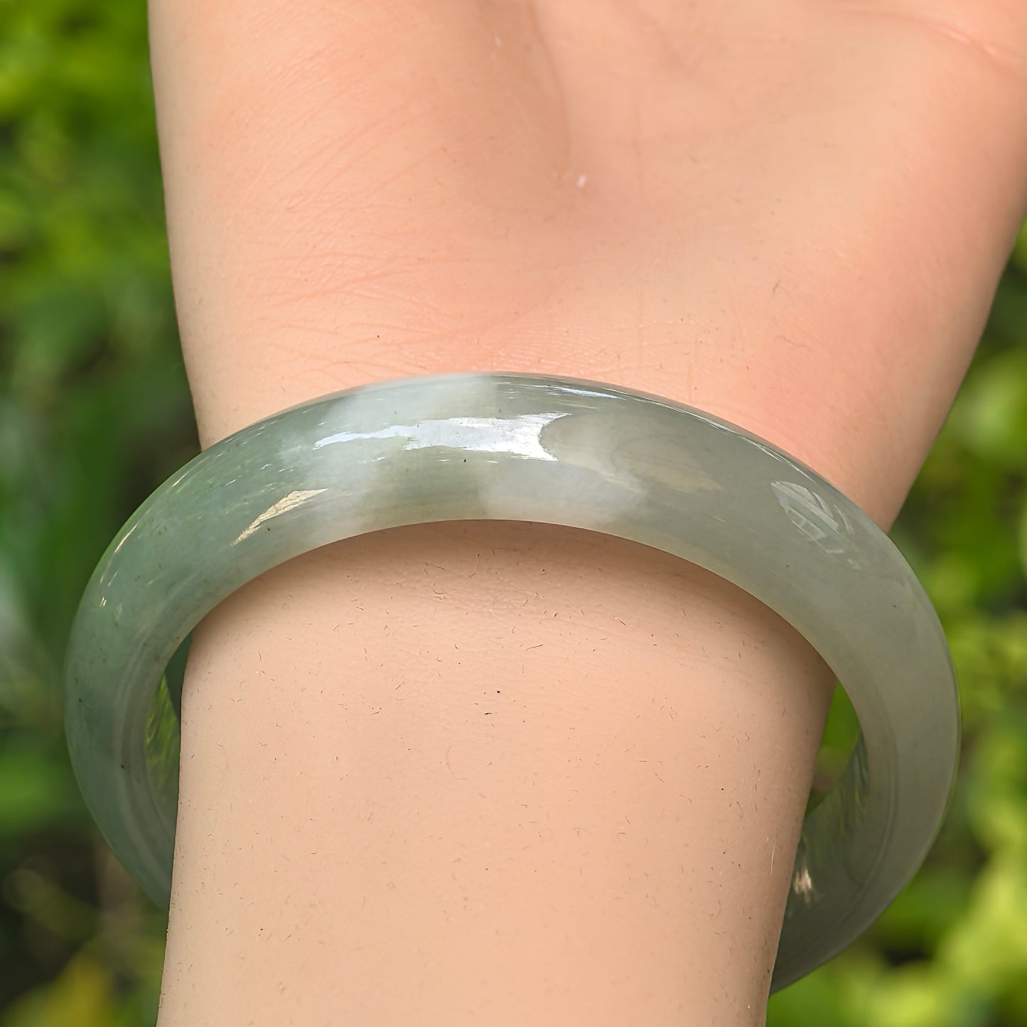 Natural Grade-A Glutinous Light Green D-Shape Jadeite Bangle · Burmese Jade 56mm