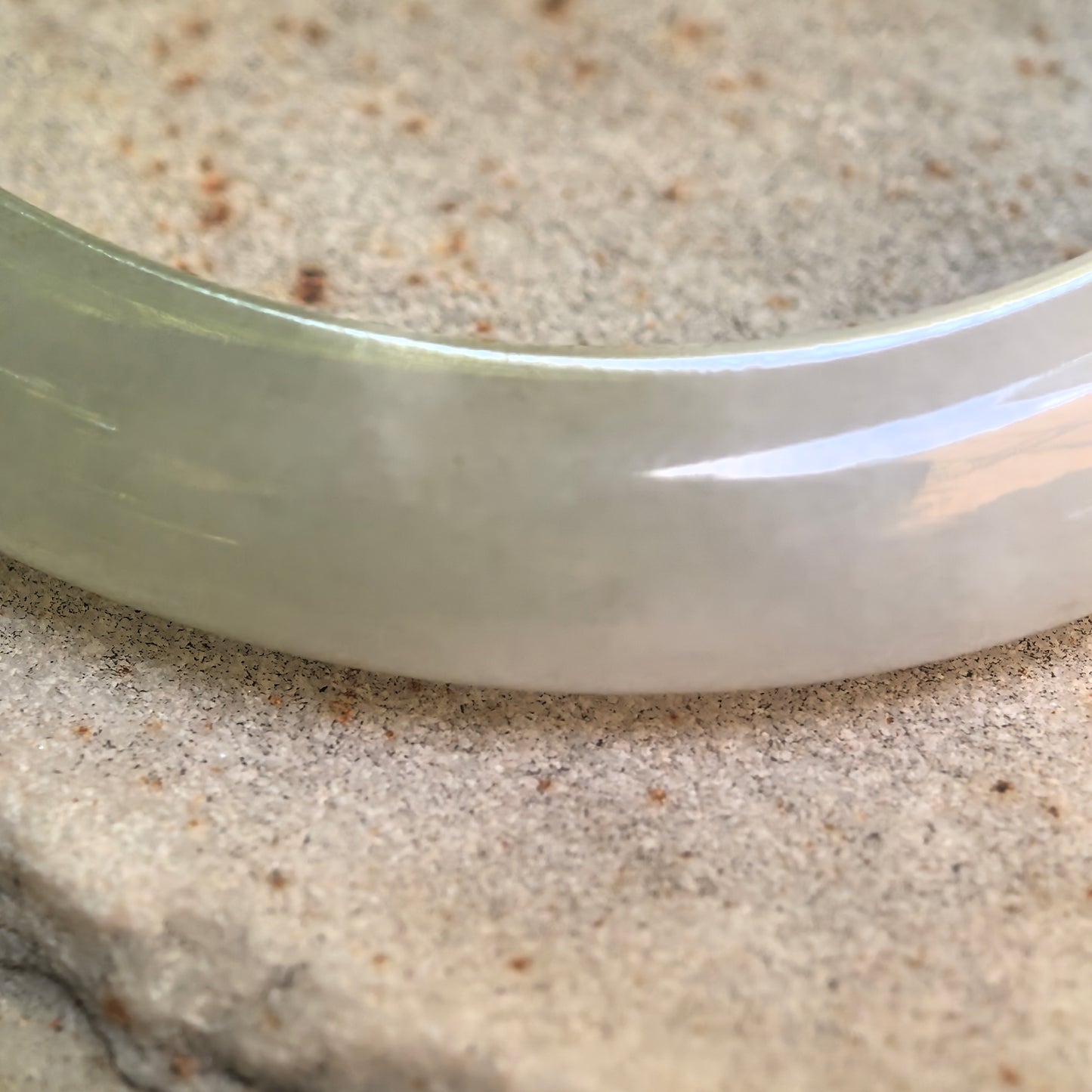 Natural Grade-A Glutinous White-Based Dark Green Oval Jadeite Bangle · Burmese Jade 51mm