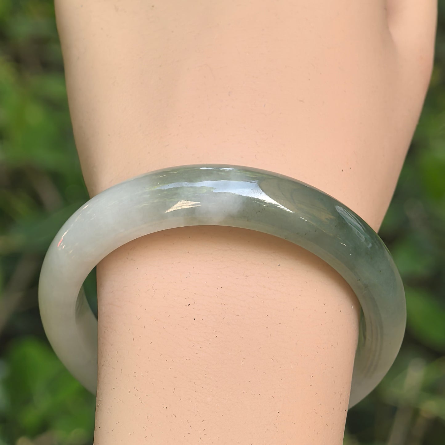 Natural Grade-A Glutinous White-Based Dark Green D-Shape Jadeite Bangle · Burmese Jade 54mm