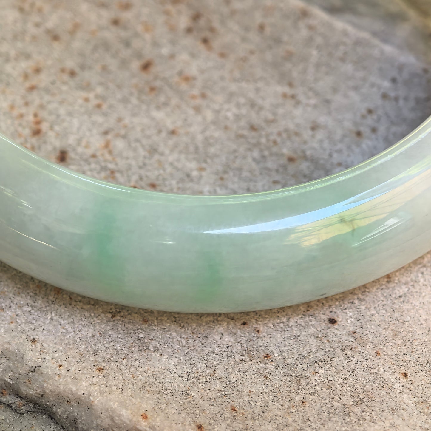 Natural Grade-A Glutinous White-Based Dark Green D-Shape Jadeite Bangle · Burmese Jade 54mm
