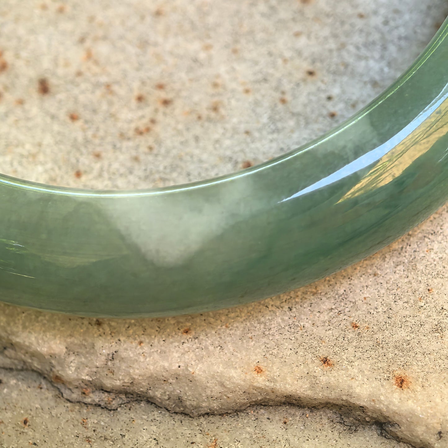 Natural Grade-A Fine Glutinous Green D-Shape Jadeite Bangle · Burmese Jade 53mm