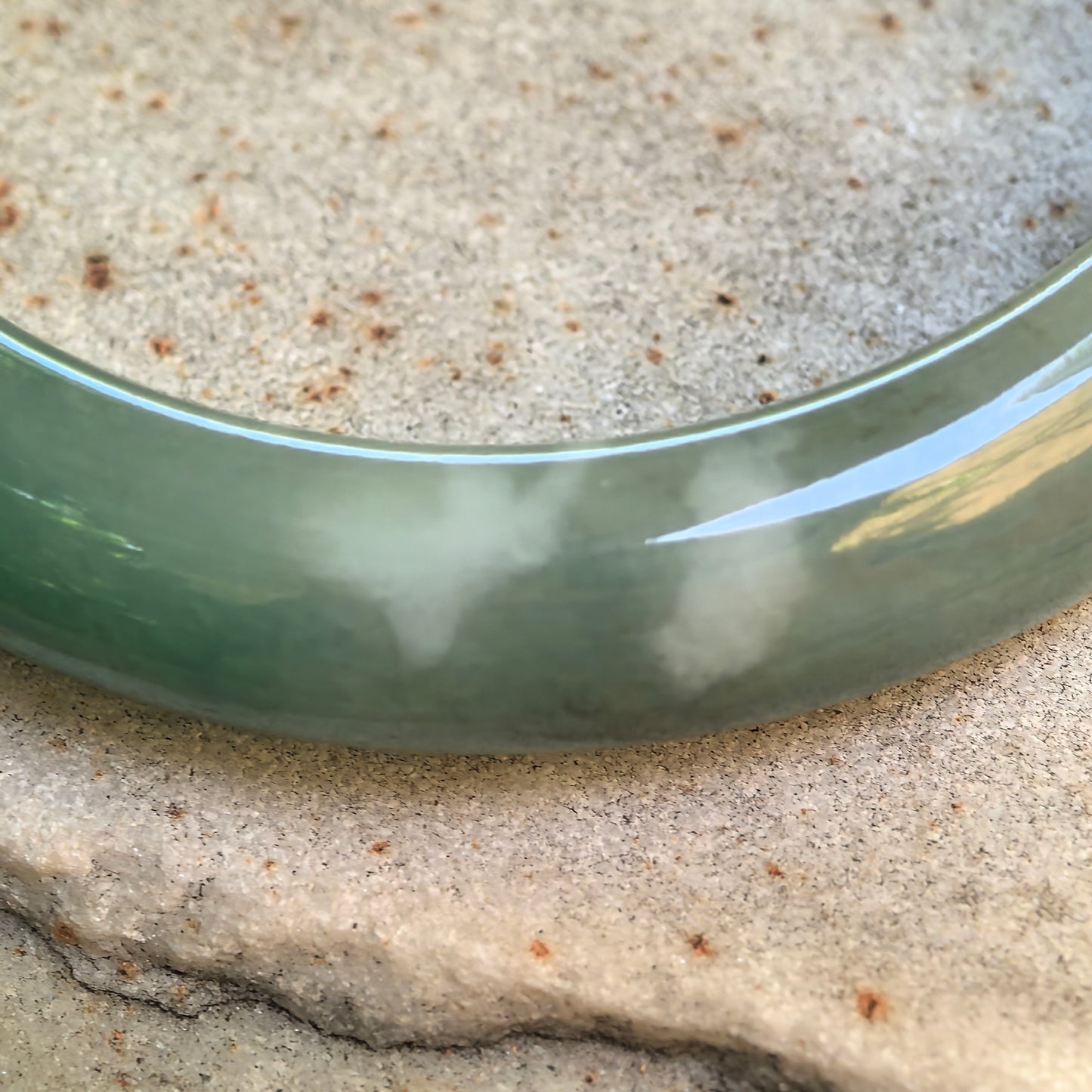 Natural Grade-A Fine Glutinous Green D-Shape Jadeite Bangle · Burmese Jade 53mm