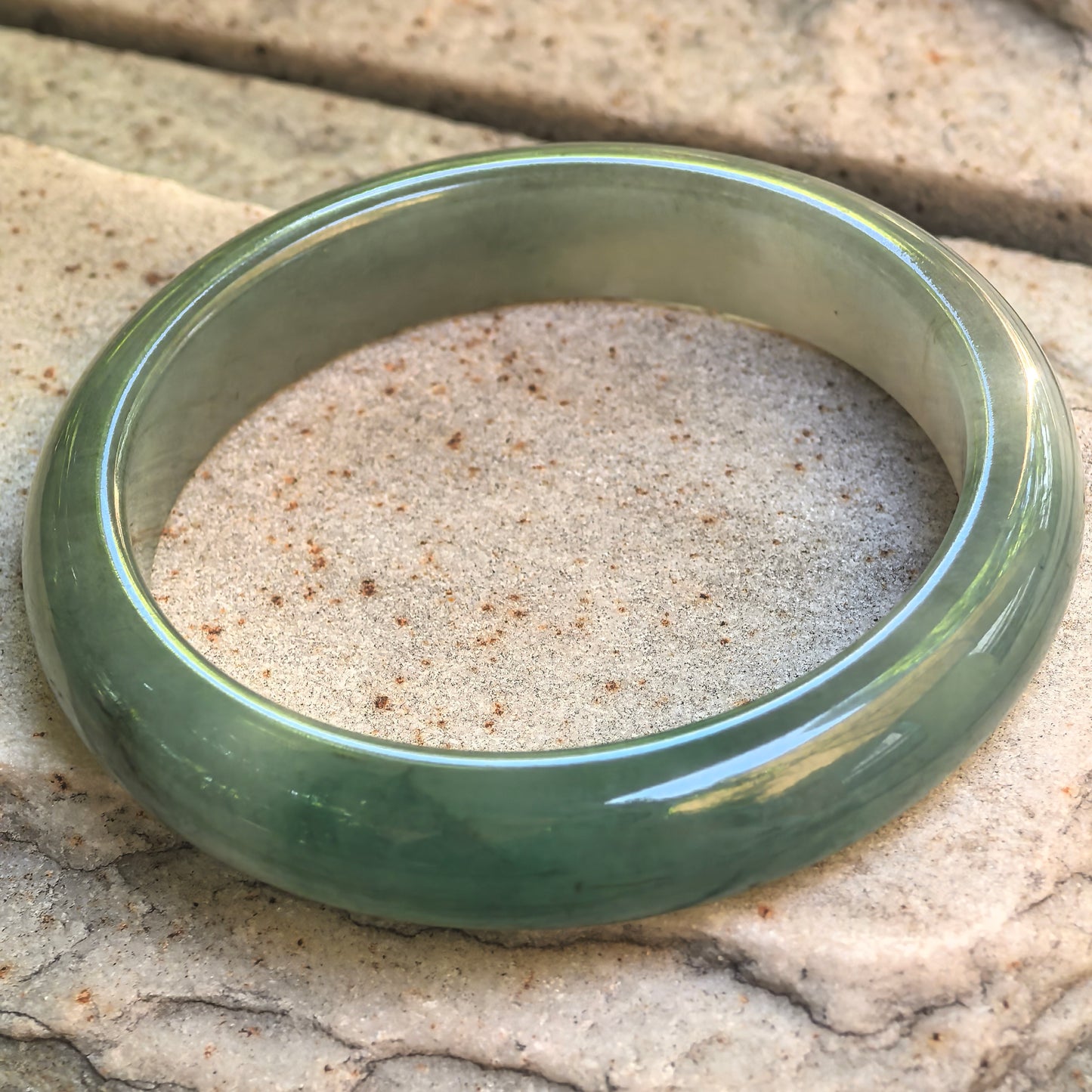 Natural Grade-A Fine Glutinous Green D-Shape Jadeite Bangle · Burmese Jade 53mm