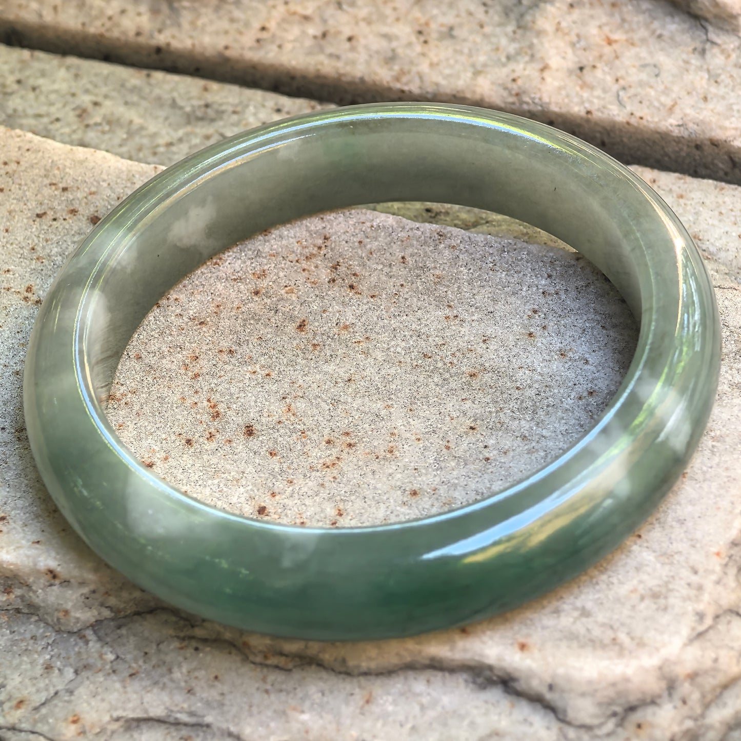 Natural Grade-A Fine Glutinous Green D-Shape Jadeite Bangle · Burmese Jade 53mm