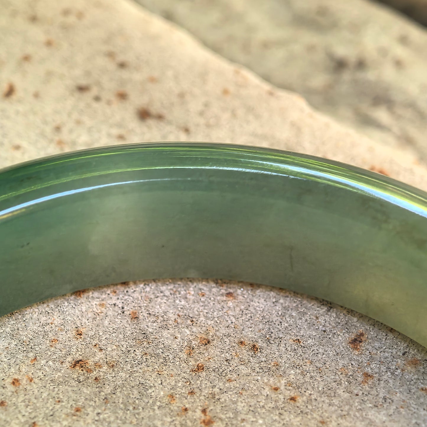 Natural Grade-A Fine Glutinous Green D-Shape Jadeite Bangle · Burmese Jade 53mm