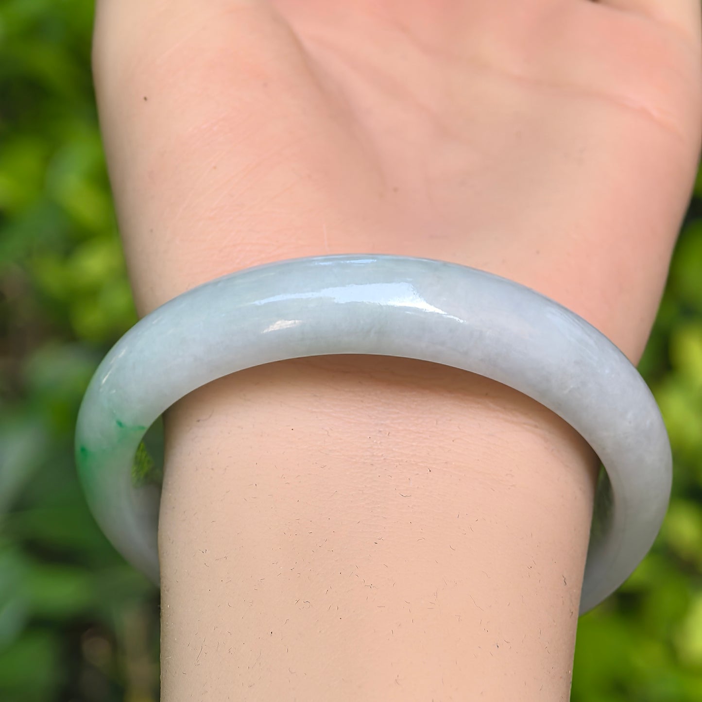 Natural Grade-A Glutinous White and Green Oval Jadeite Bangle · Burmese Jade 52mm