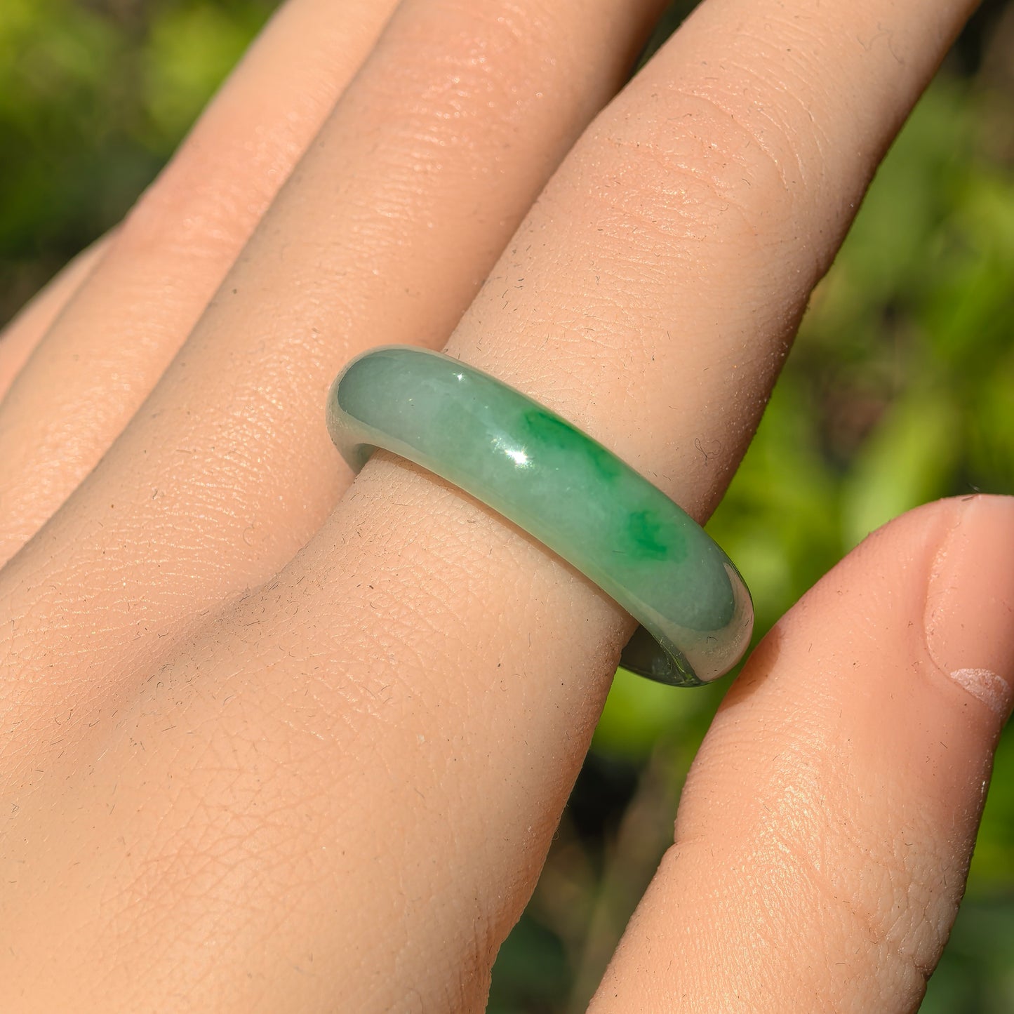Natural Grade-A Glutinous Light Green Floating Flower Jadeite Ring Band · Burmese Jade US10.75