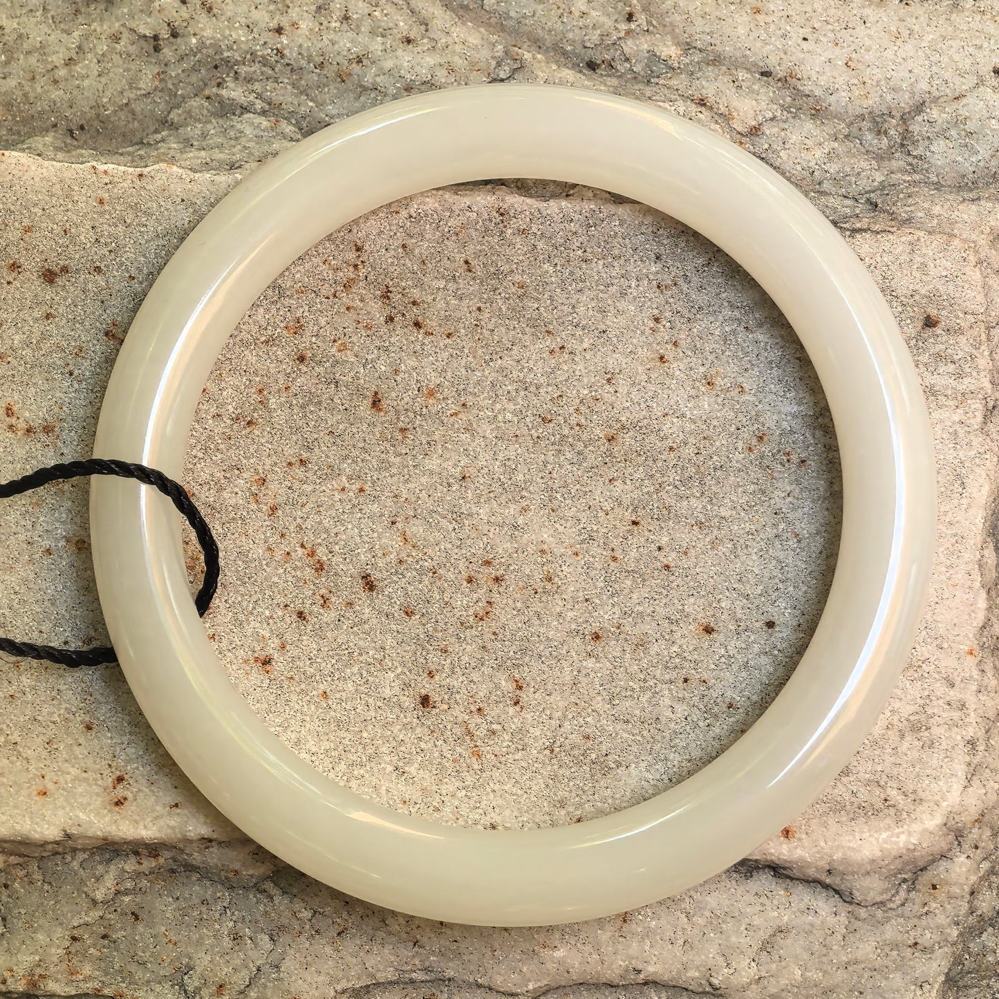 Natural Nephrite White Slim Round Bangle · Hetian Jade 53mm