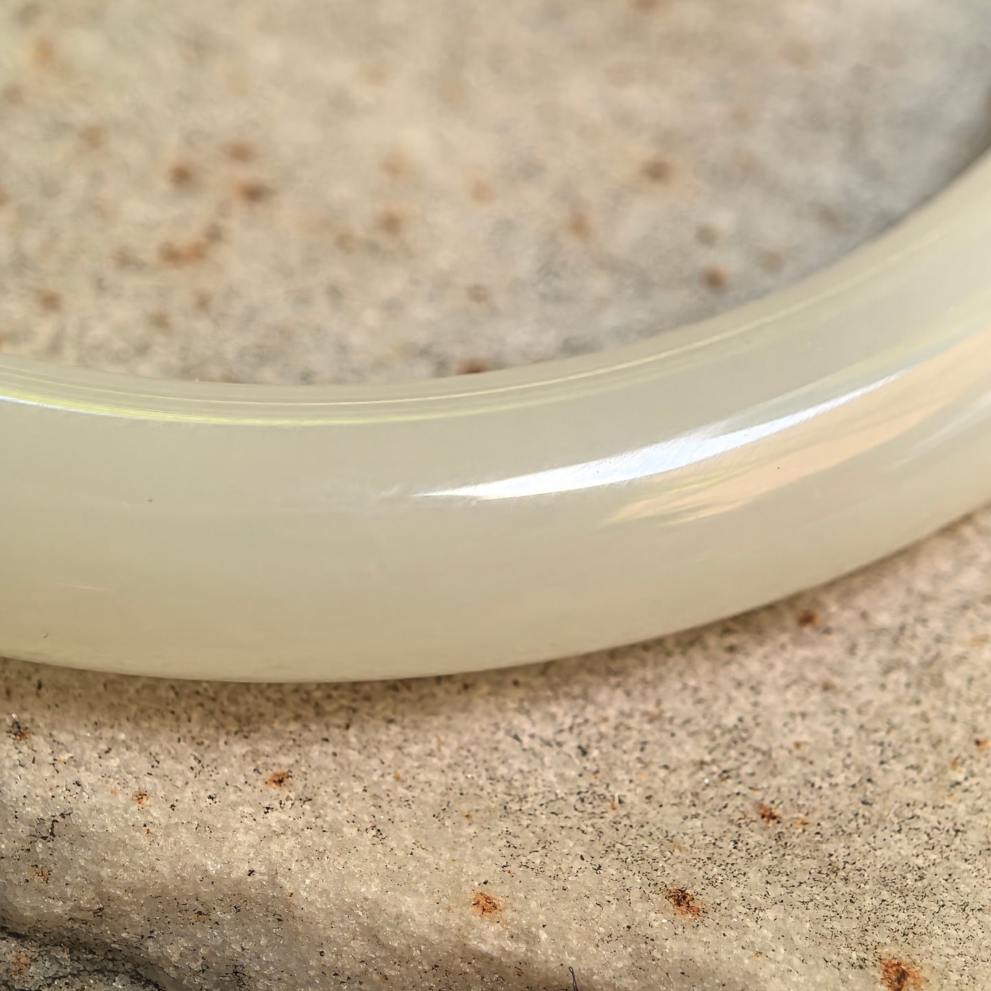 Natural Nephrite White Slim Round Bangle · Hetian Jade 53mm