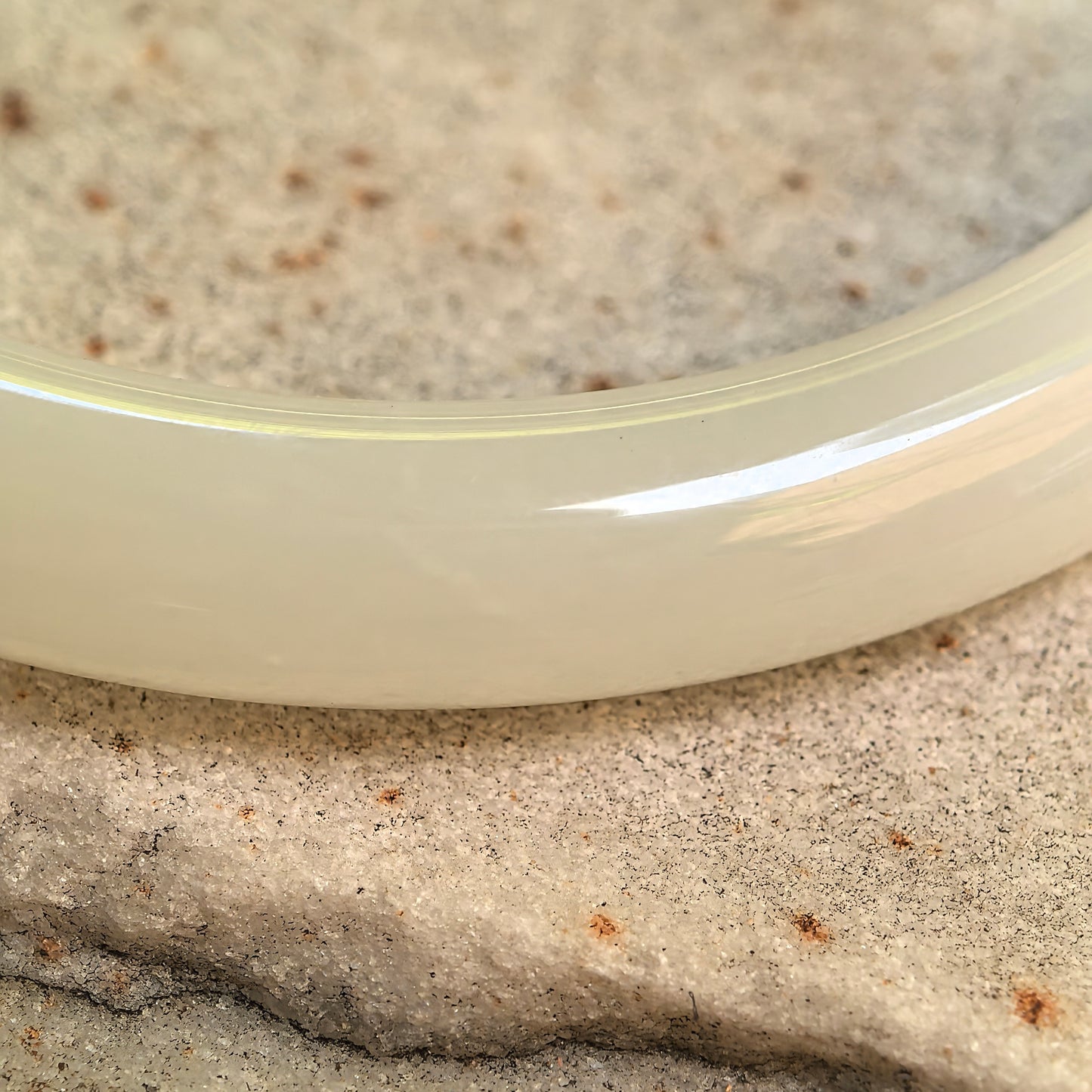 Natural Nephrite White Slim Round Bangle · Hetian Jade 53mm