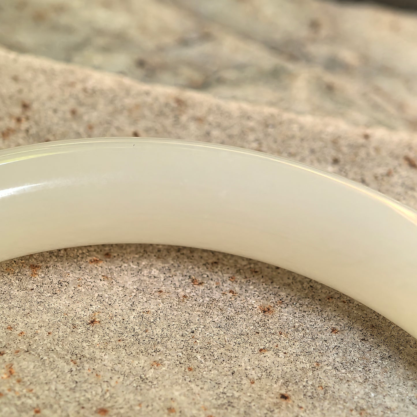 Natural Nephrite White Slim Round Bangle · Hetian Jade 53mm