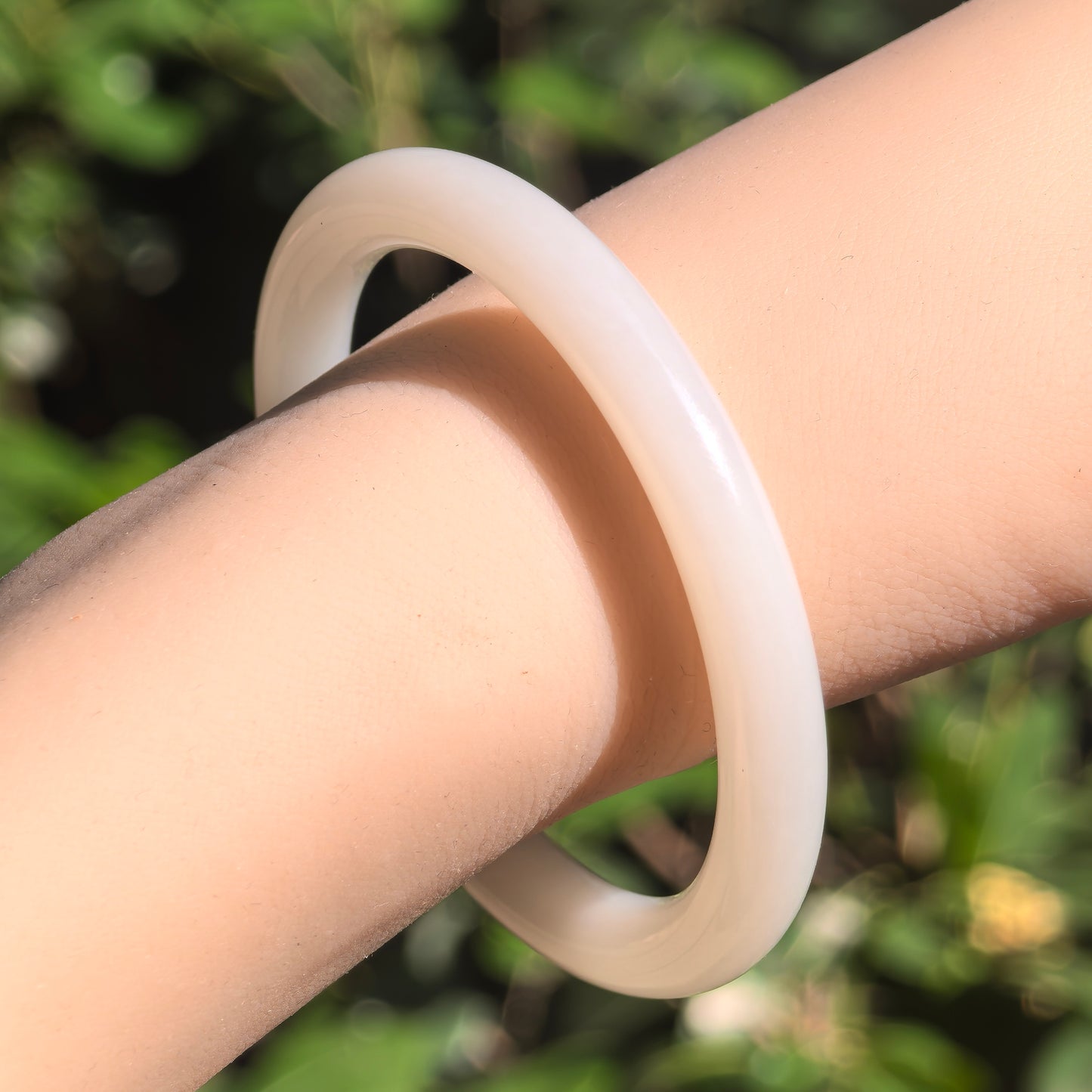 Natural Nephrite White Slim Round Bangle · Hetian Jade 53mm