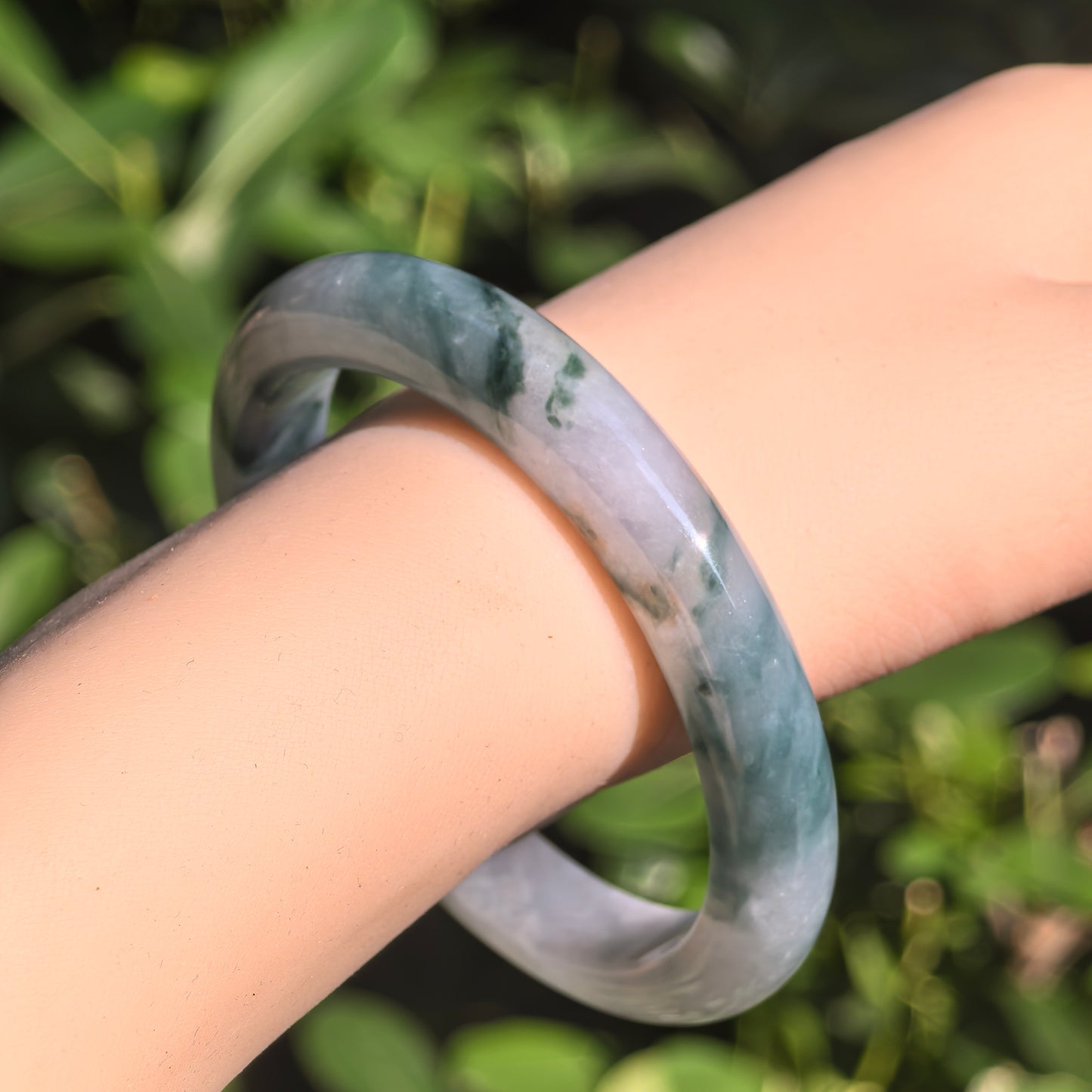 Natural Grade-A Icy Glutinous Deep Green Floating Flower D-Shape Jadeite Bangle · Burmese Jade 58mm