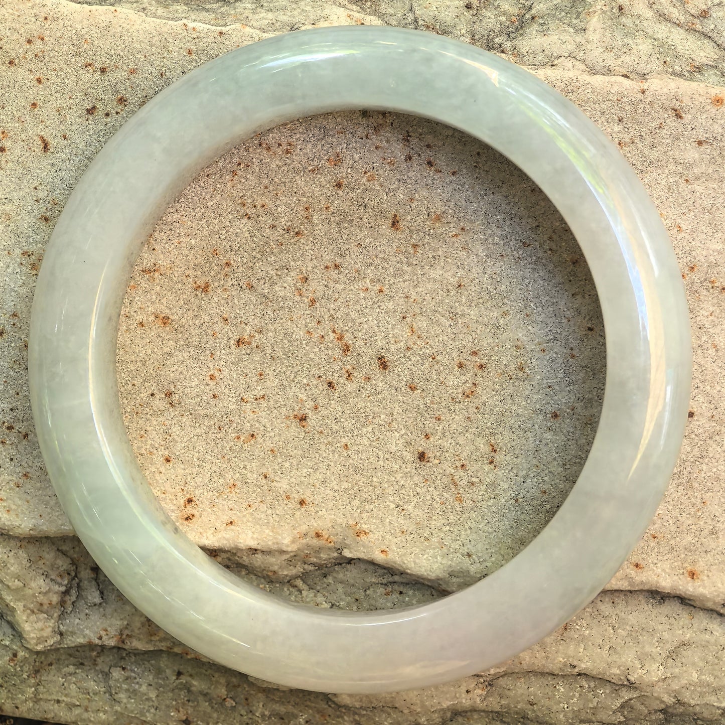 Natural Grade-A Glutinous Pale Green D-Shape Jadeite Bangle · Burmese Jade 52mm