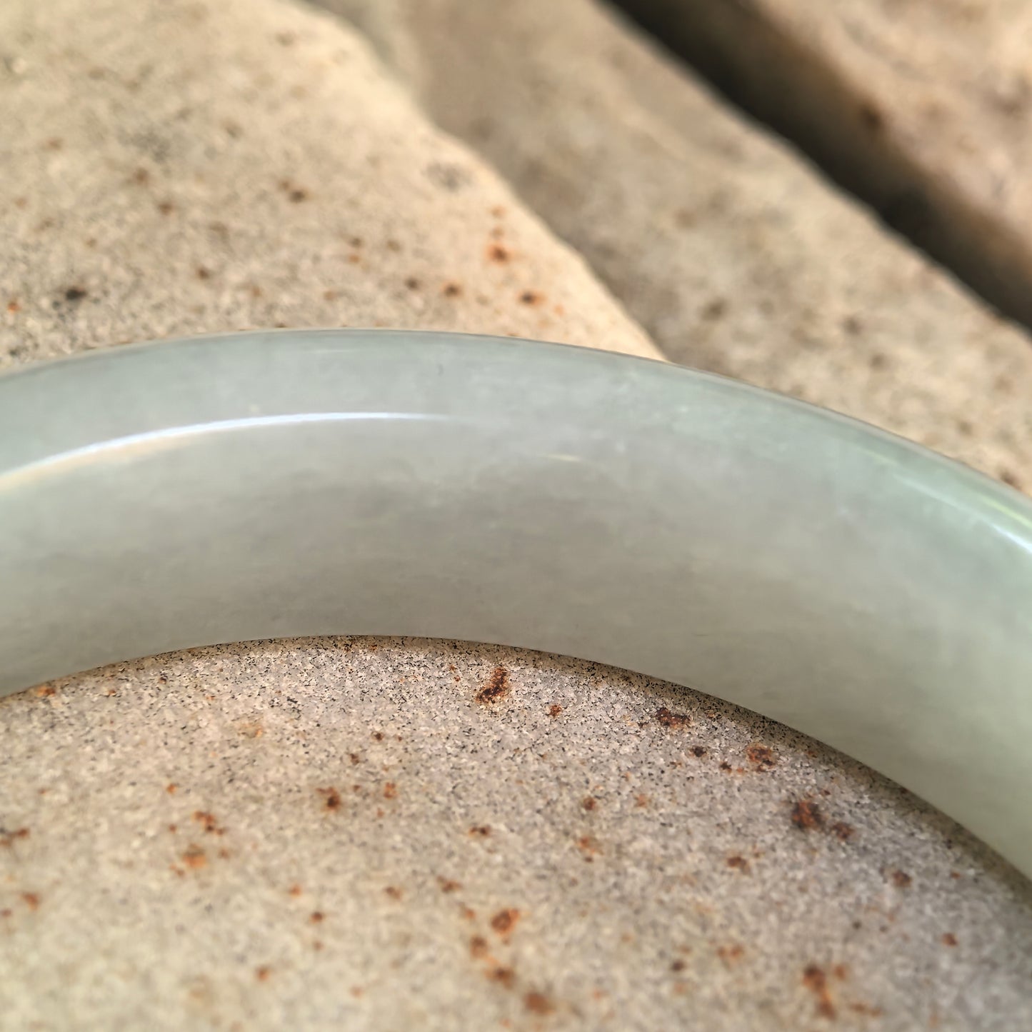 Natural Grade-A Glutinous Pale Green D-Shape Jadeite Bangle · Burmese Jade 52mm