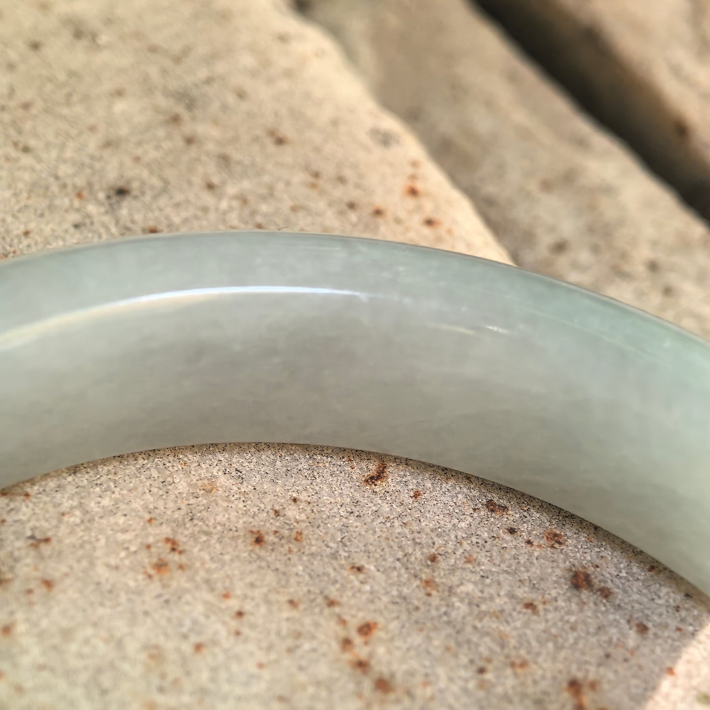 Natural Grade-A Glutinous Pale Green D-Shape Jadeite Bangle · Burmese Jade 52mm