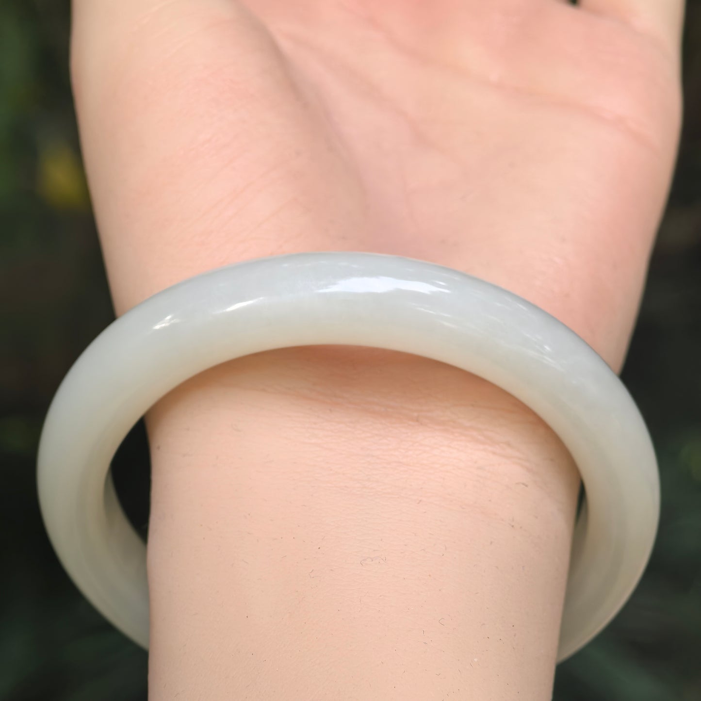Natural White Nephrite D-shape Bangle · Xinjiang Hetian Jade 57mm