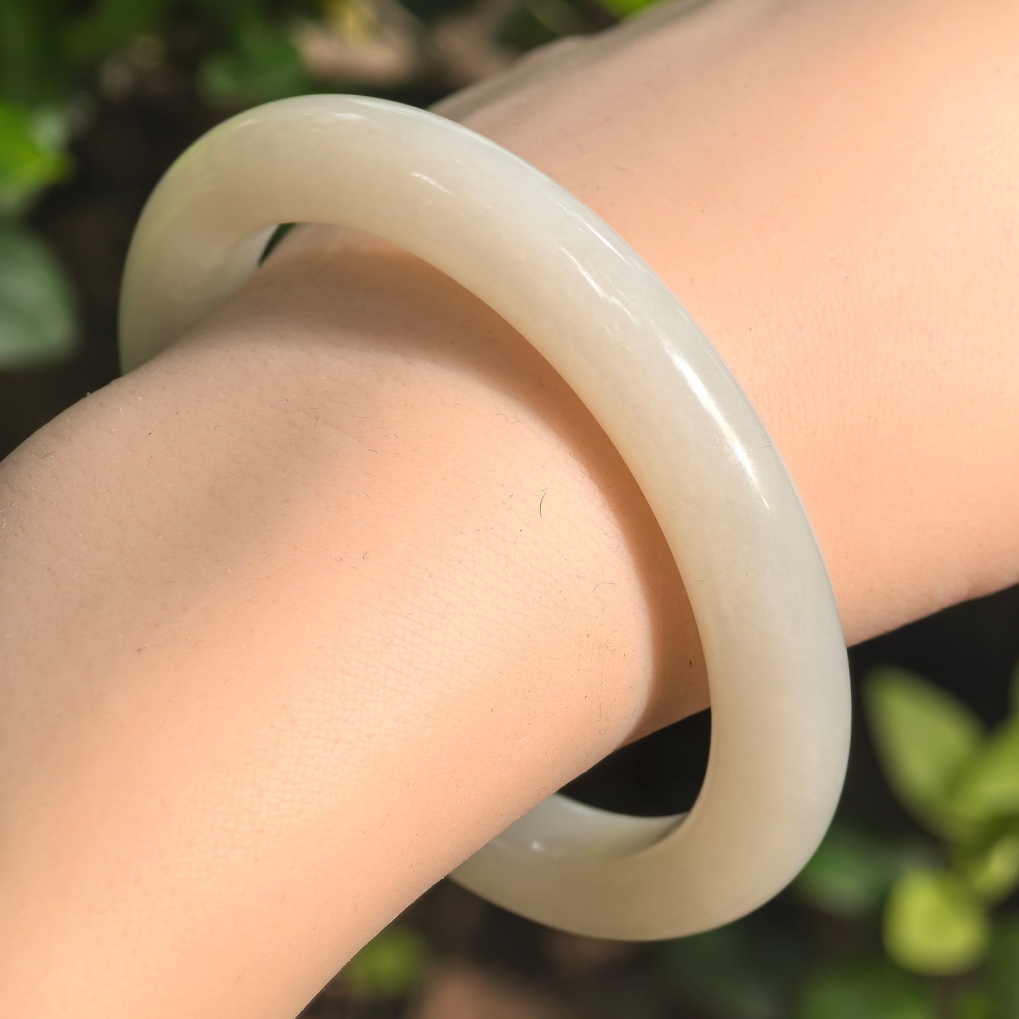 Natural White Nephrite D-shape Bangle · Xinjiang Hetian Jade 57mm