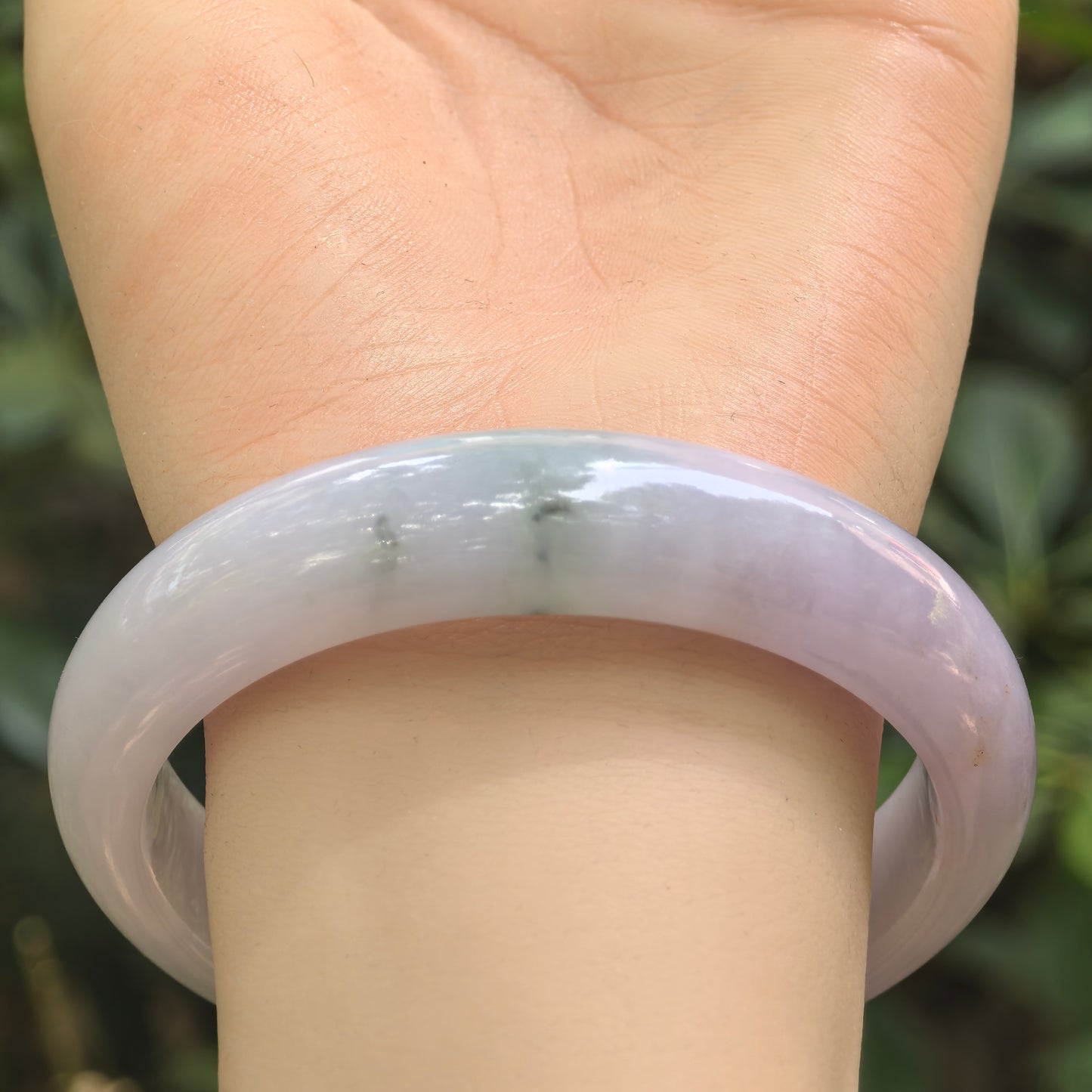 Natural Grade-A Glutinous Lavender Green D-Shape Jadeite Bangle · Burmese Jade 59mm