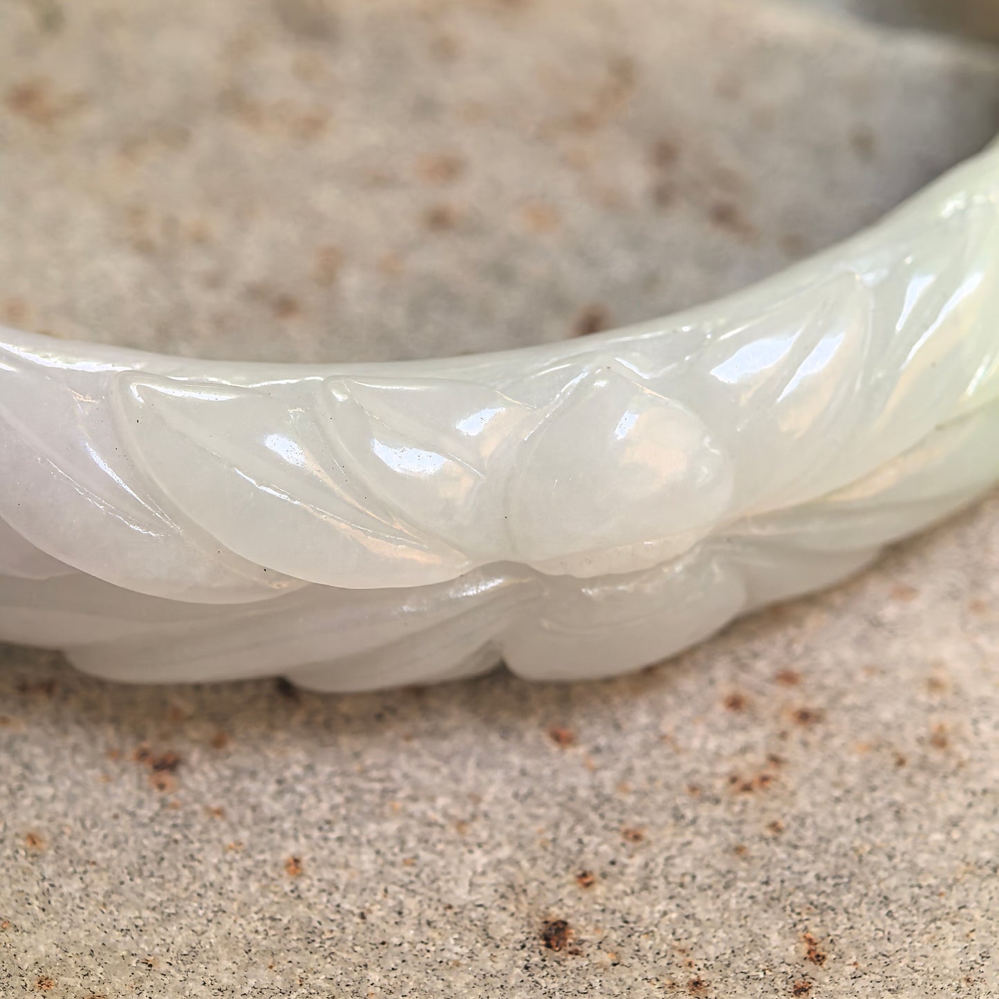 Natural Grade-A Glutinous White-and-Green Floral Oval Jadeite Bangle · Burmese Jade 53mm
