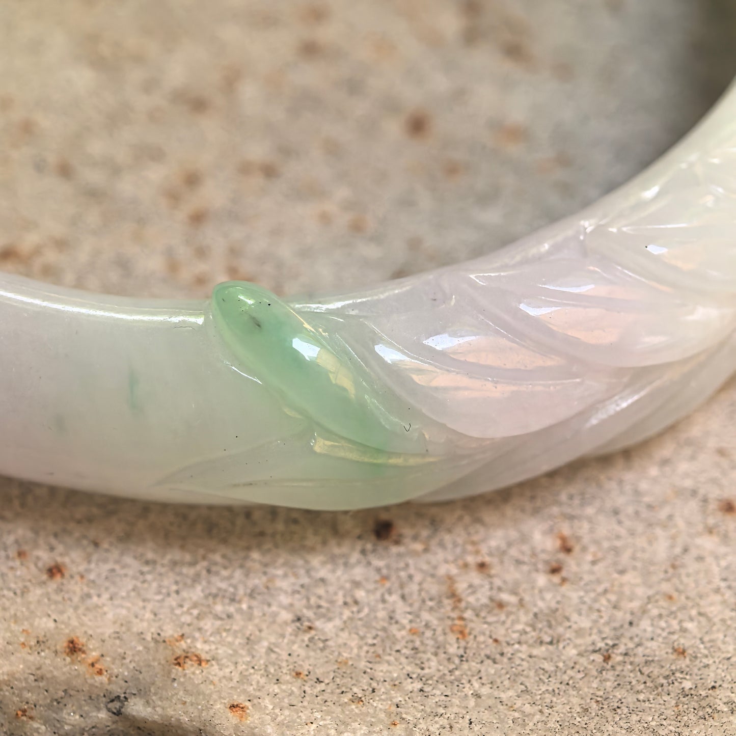 Natural Grade-A Glutinous White-and-Green Floral Oval Jadeite Bangle · Burmese Jade 53mm
