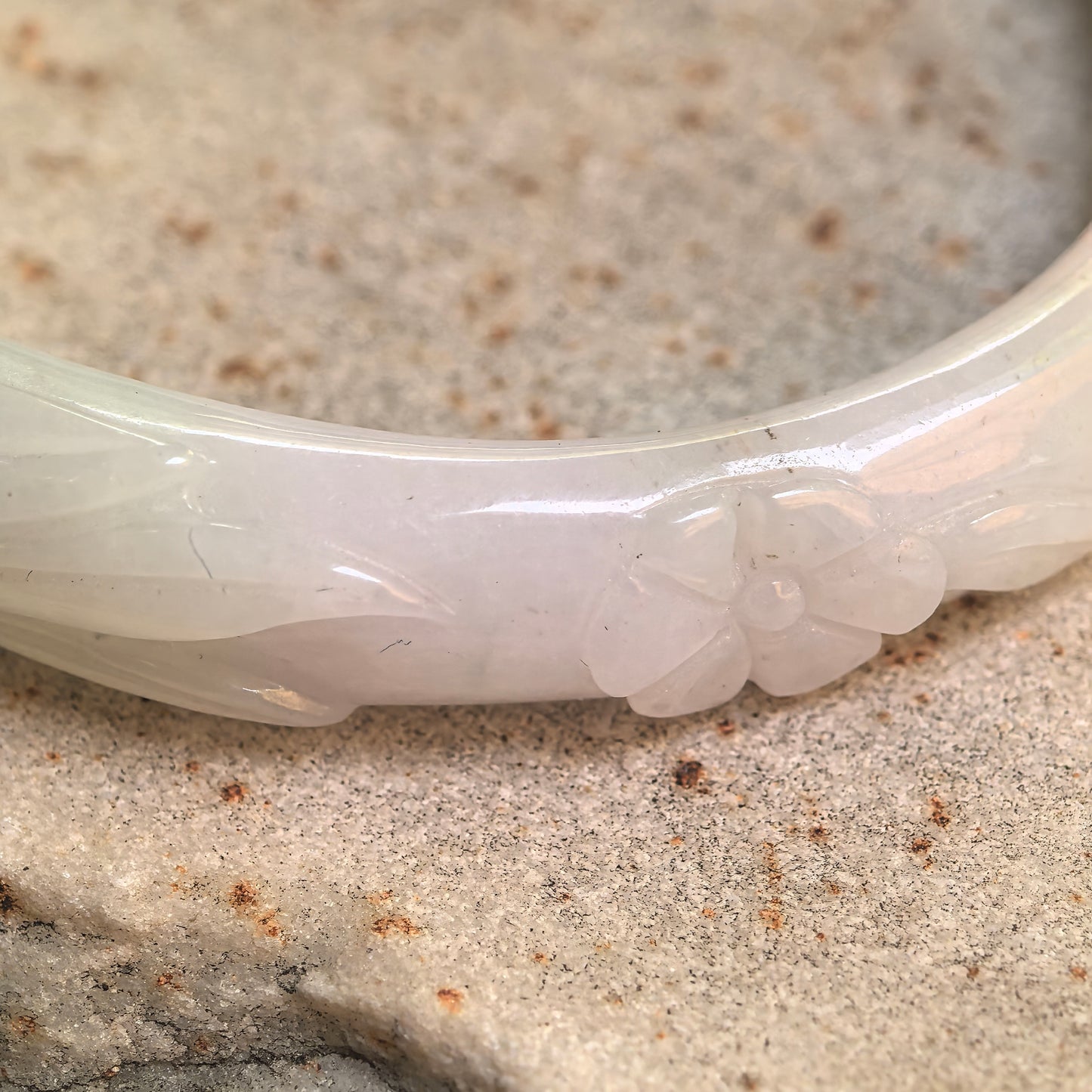 Natural Grade-A Glutinous White-and-Green Floral Oval Jadeite Bangle · Burmese Jade 53mm