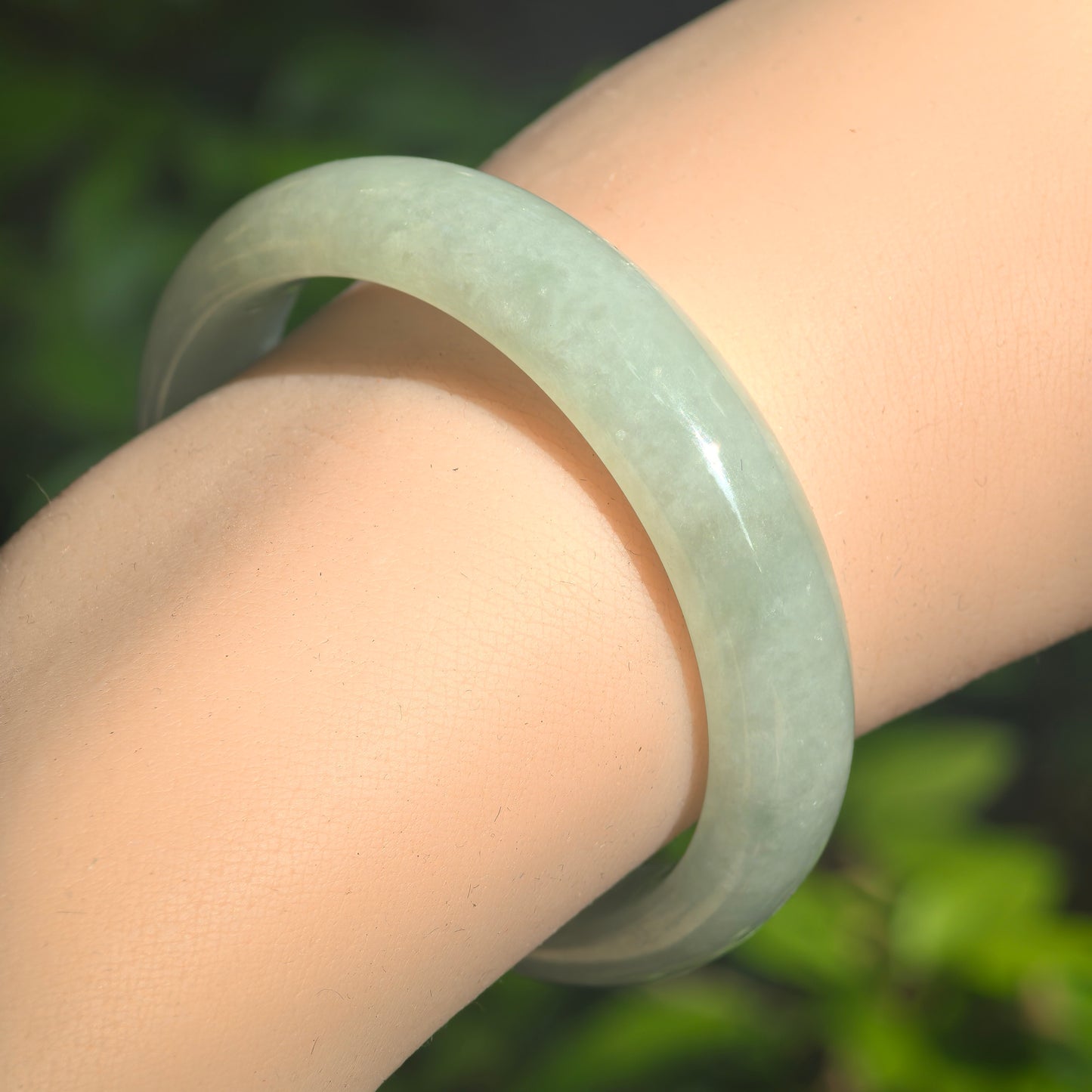 Natural Grade-A Icy Glutinous Mint Green Oval Jadeite Bangle · Burmese Jade 49mm