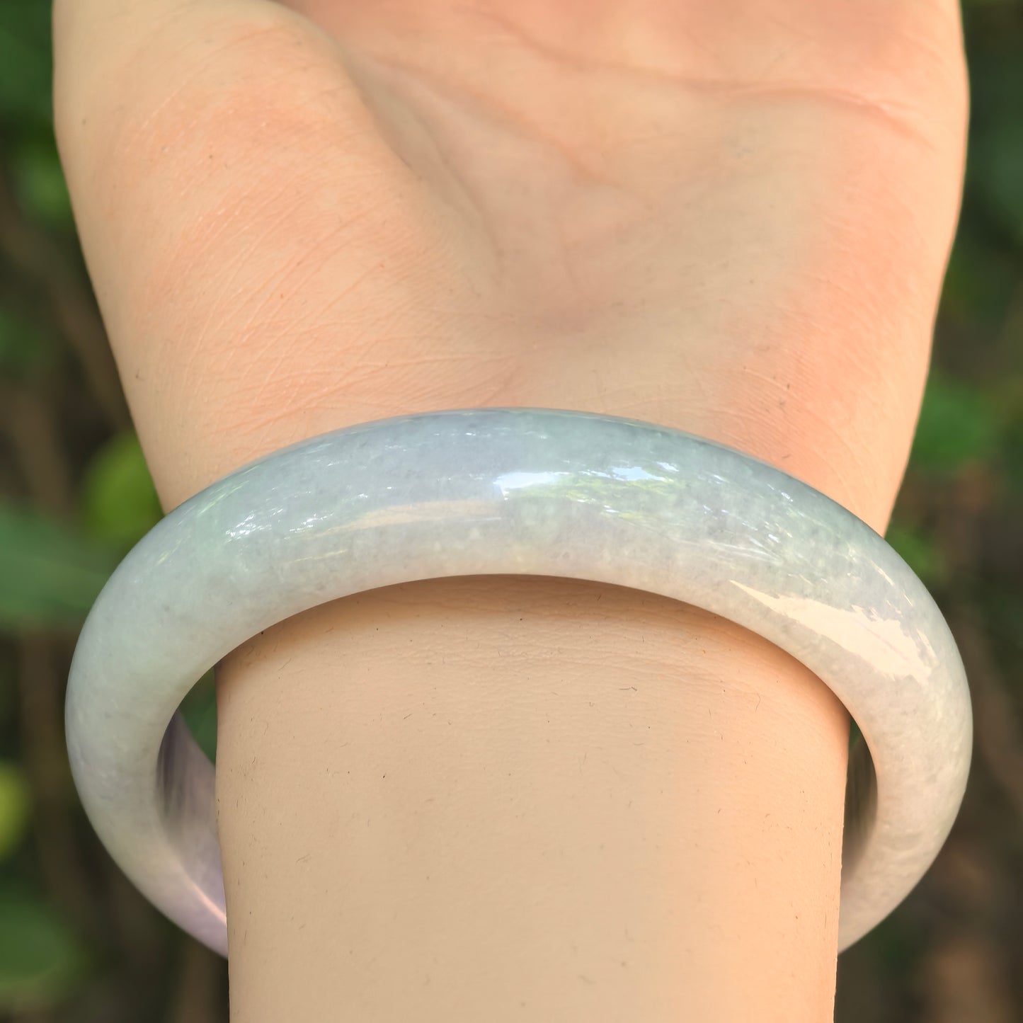 Natural Grade-A Bean Glutinous Light Green Lavender D-Shape Jadeite Bangle · Burmese Jade 58mm