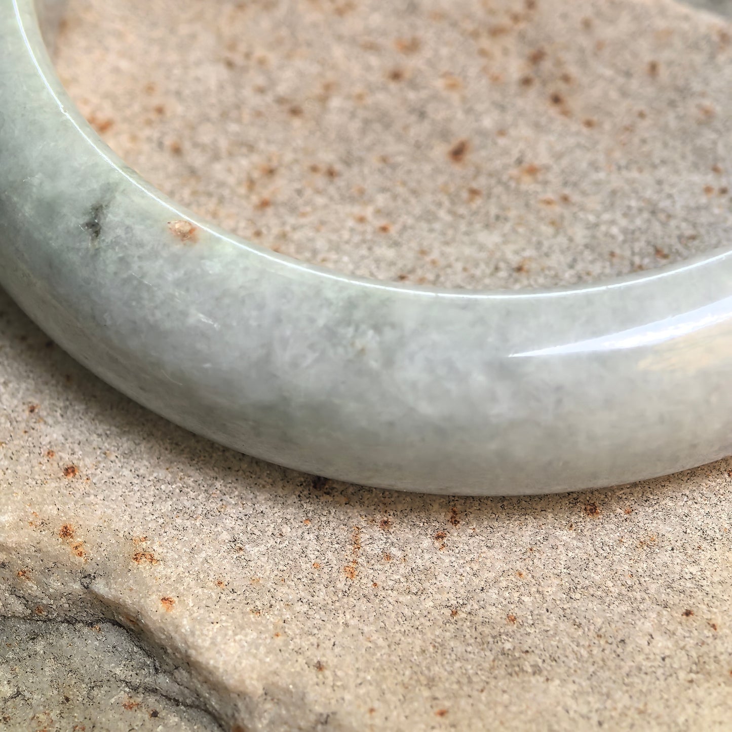 Natural Grade-A Bean Glutinous Light Green Lavender D-Shape Jadeite Bangle · Burmese Jade 53mm