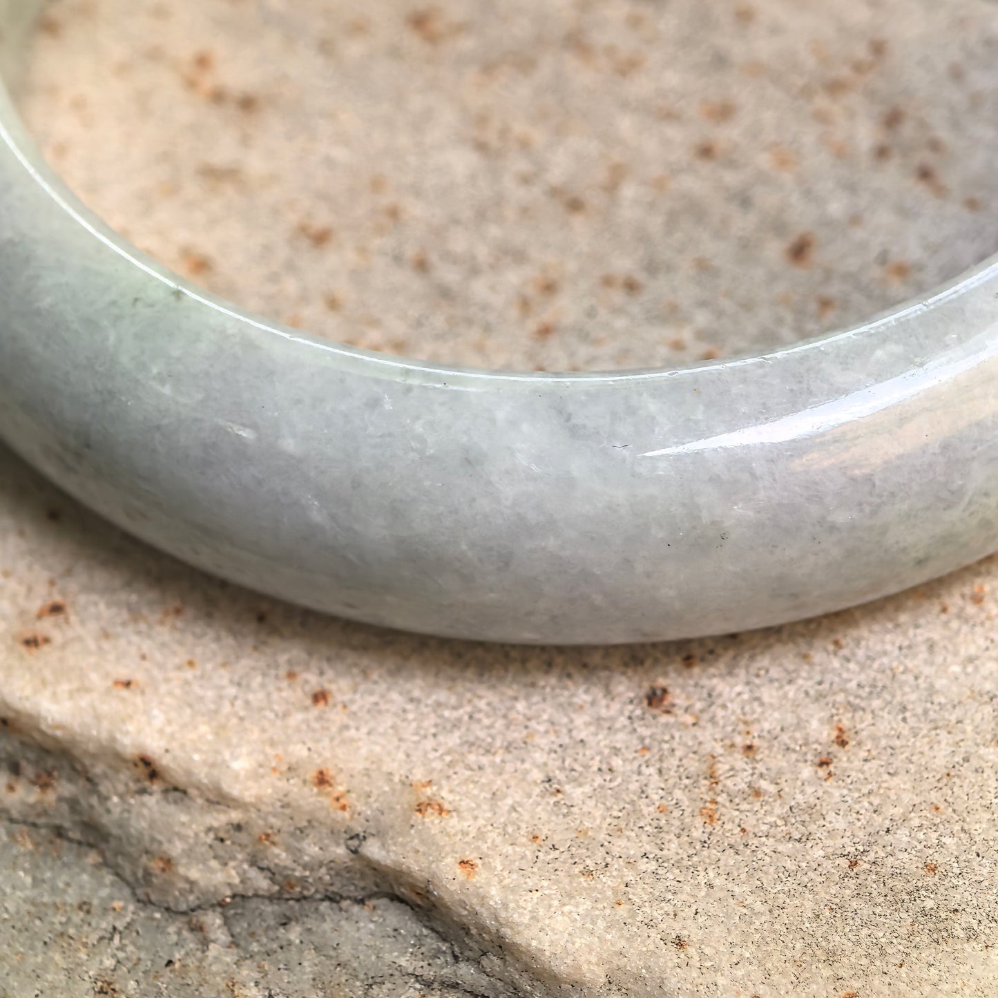 Natural Grade-A Bean Glutinous Light Green Lavender D-Shape Jadeite Bangle · Burmese Jade 53mm
