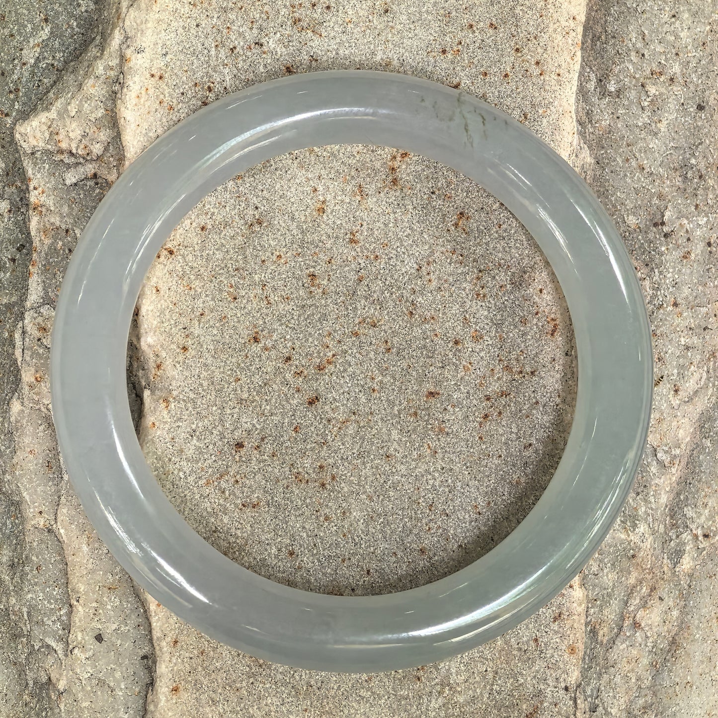 Natural Grade-A Icy Glutinous Pale Green Round Jadeite Bangle · Burmese Jade 56mm