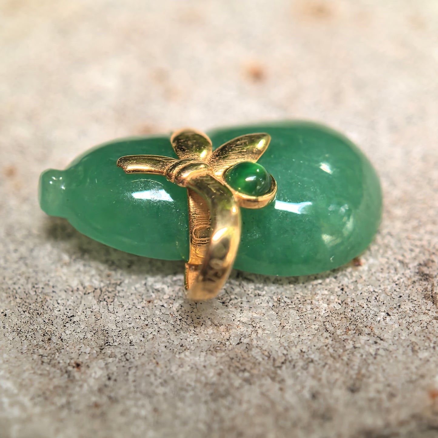 Natural Grade-A Glutinous Green Gourd 18K Gold Set Jadeite Pendant · Burmese Jade