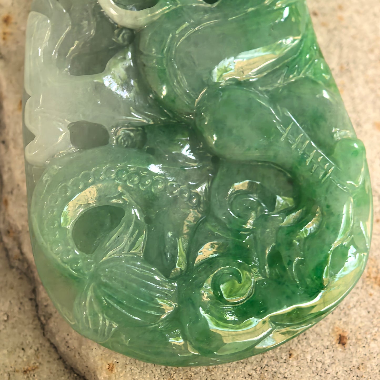 Natural Grade-A Glutinous Green Dragon Plaque Jadeite Pendant · Burmese Jade