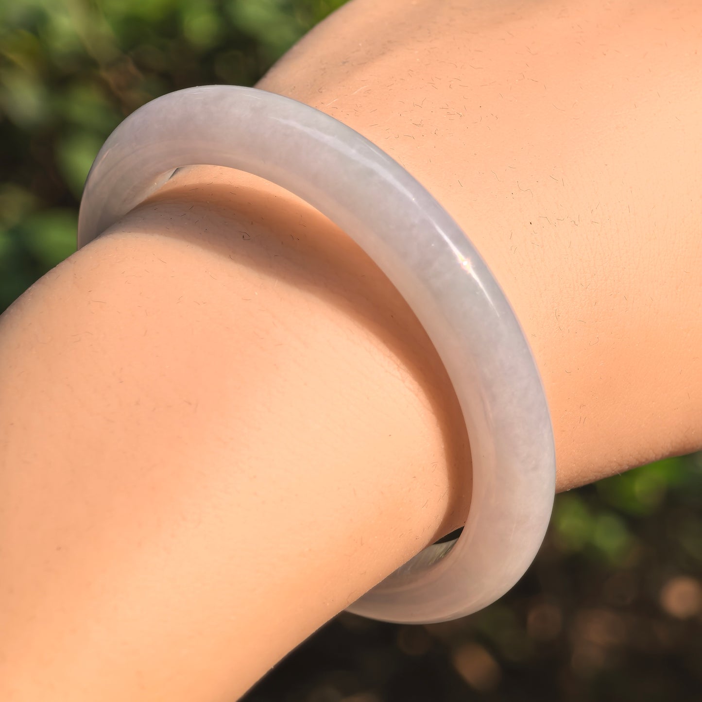 Natural Grade-A Glutinous Light Green D-Shape Jadeite Bangle · Burmese Jade 51mm