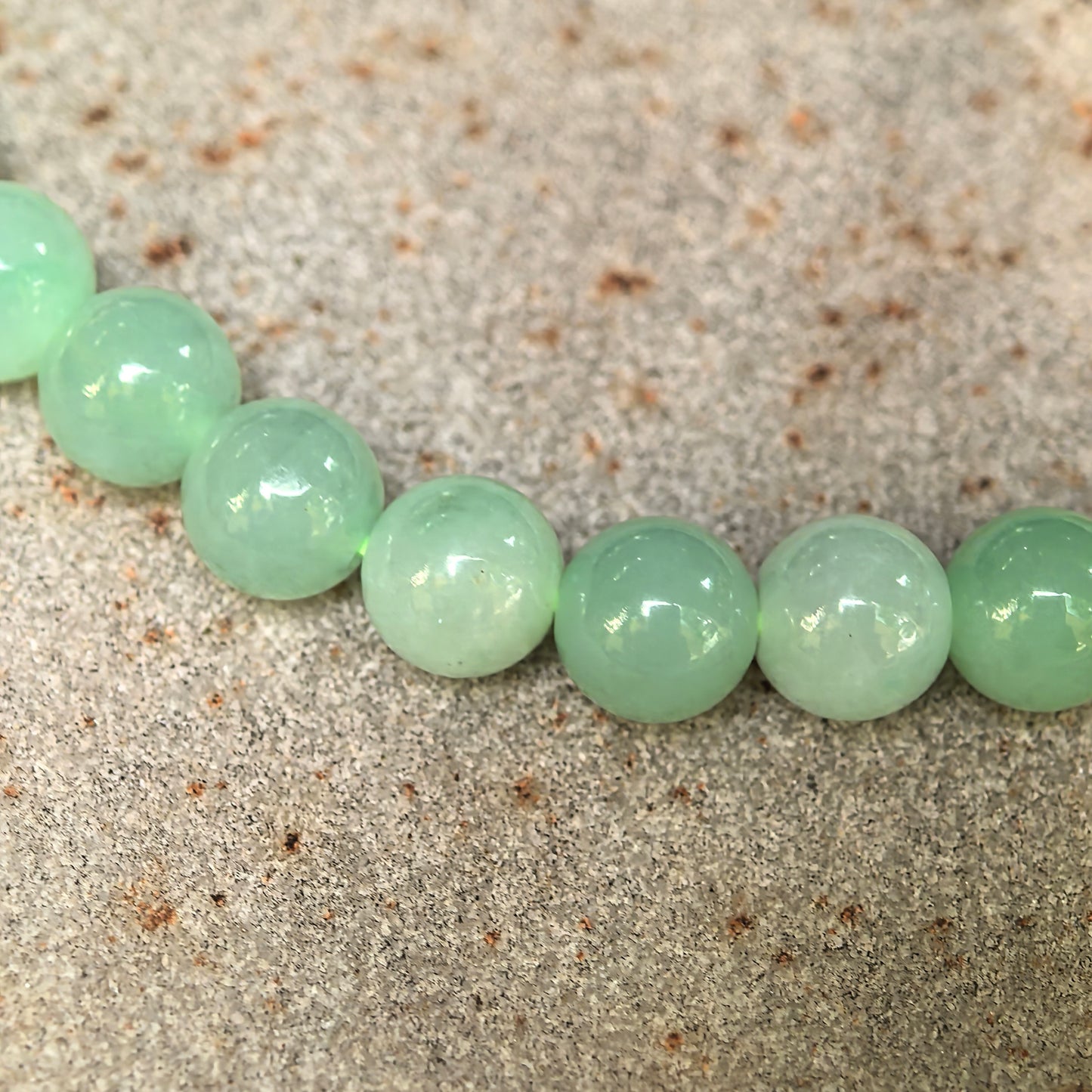 Natural Grade-A Glutinous Light Green Round-Bead Jadeite Bracelet · Burmese Jade 6.2mm
