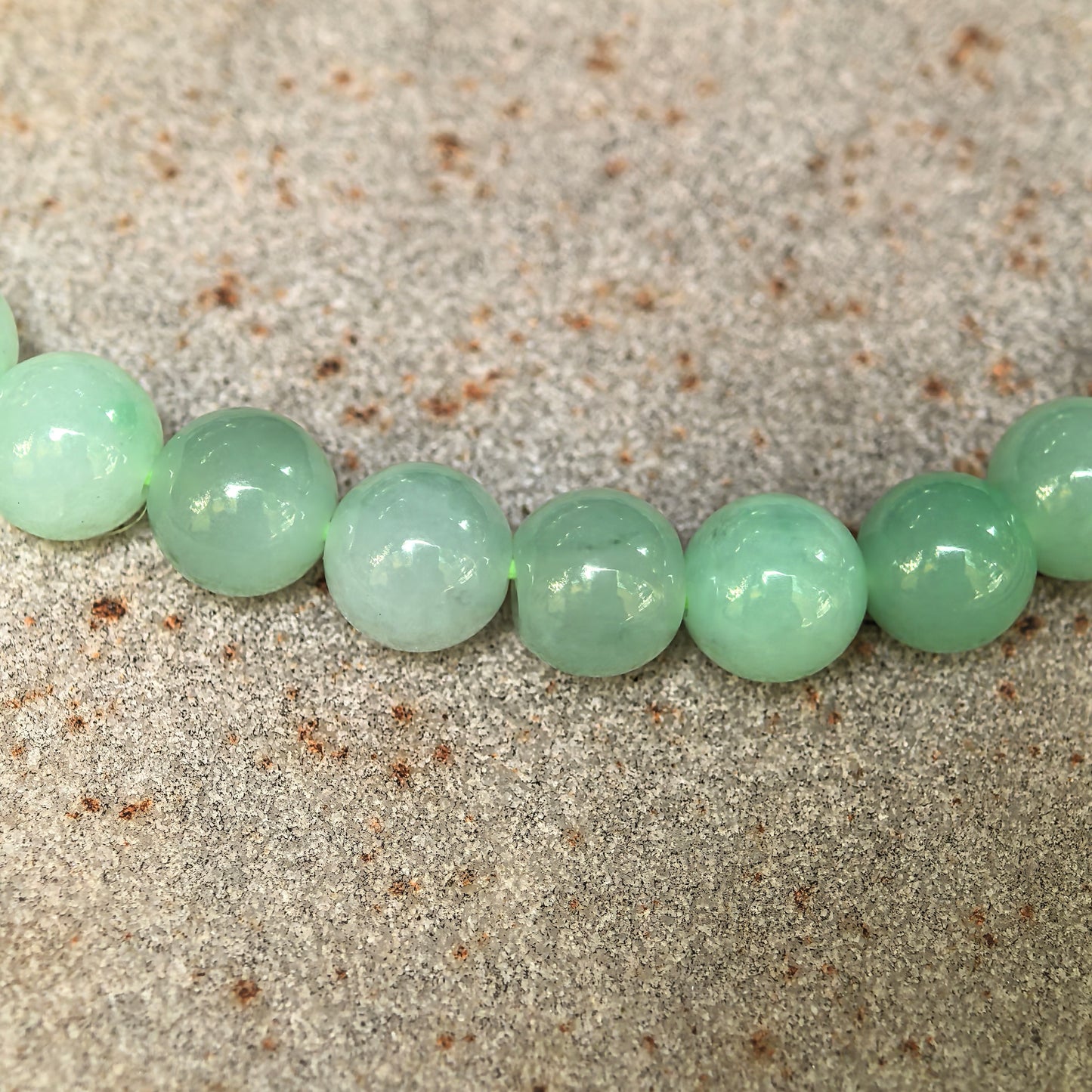 Natural Grade-A Glutinous Light Green Round-Bead Jadeite Bracelet · Burmese Jade 6.2mm