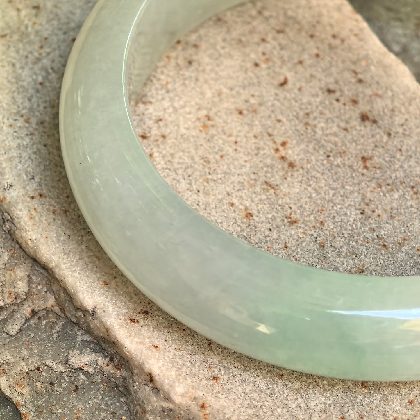 Natural Grade-A Icy Glutinous Light Green D-Shape Jadeite Bangle · Burmese Jade 59mm