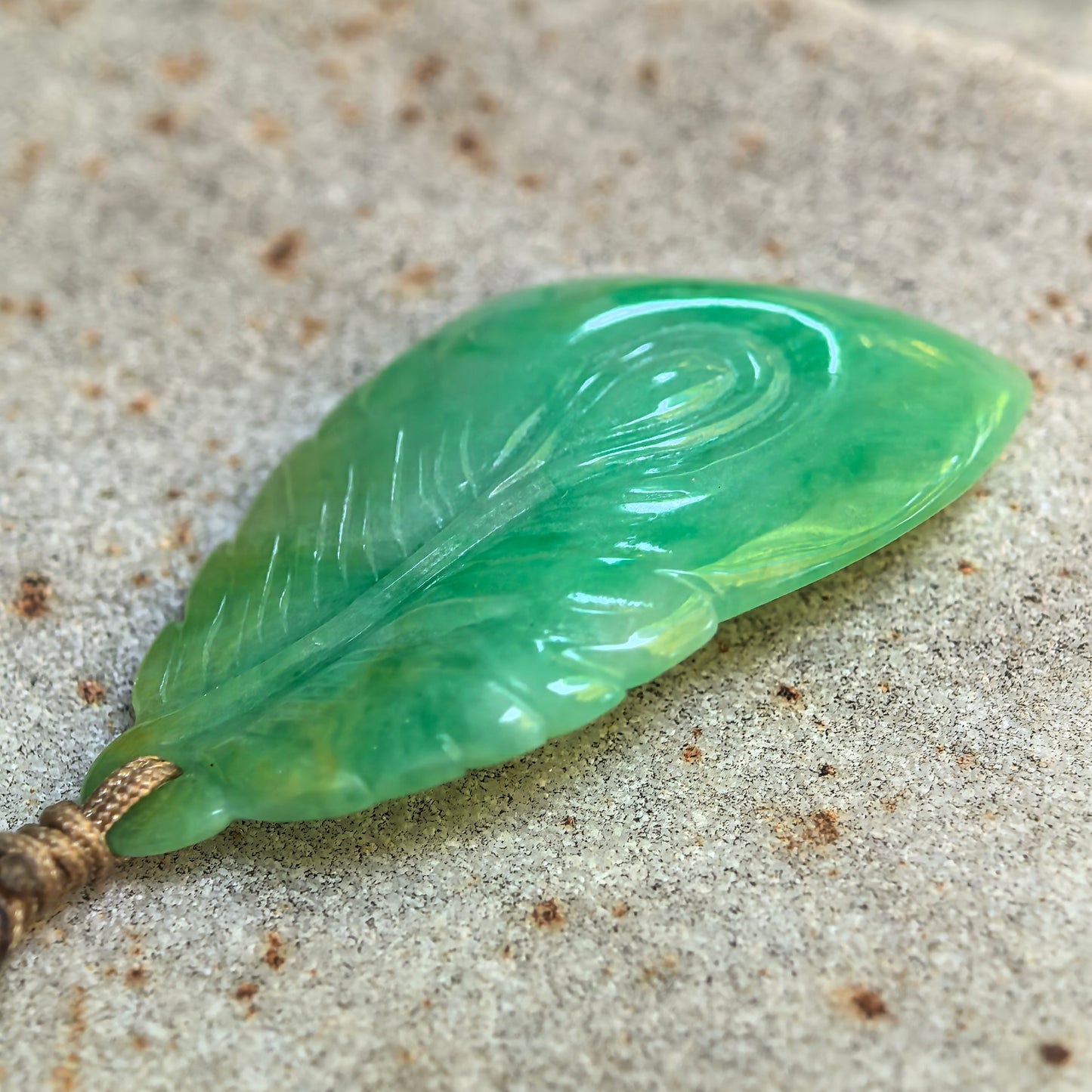 Natural Grade-A Glutinous Green Leaf Jadeite Pendant · Burmese Jade