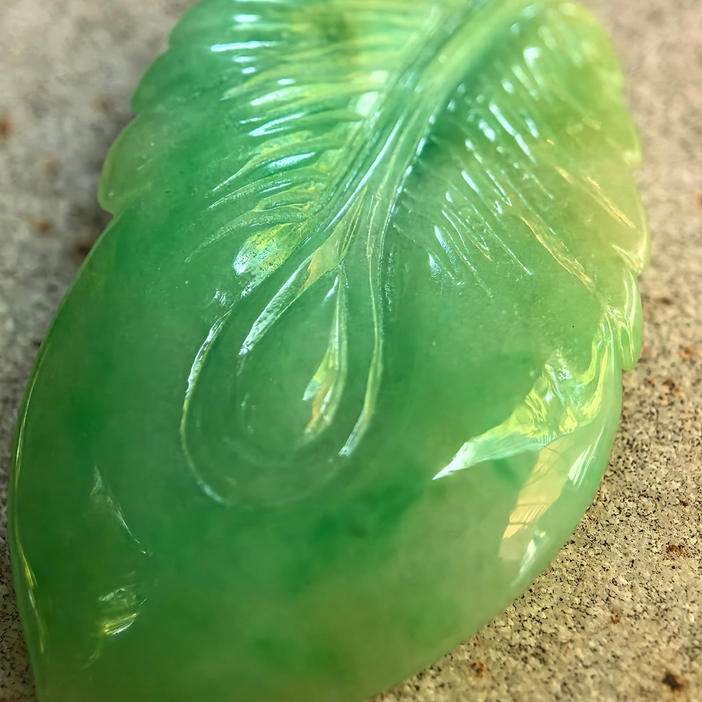 Natural Grade-A Glutinous Green Leaf Jadeite Pendant · Burmese Jade