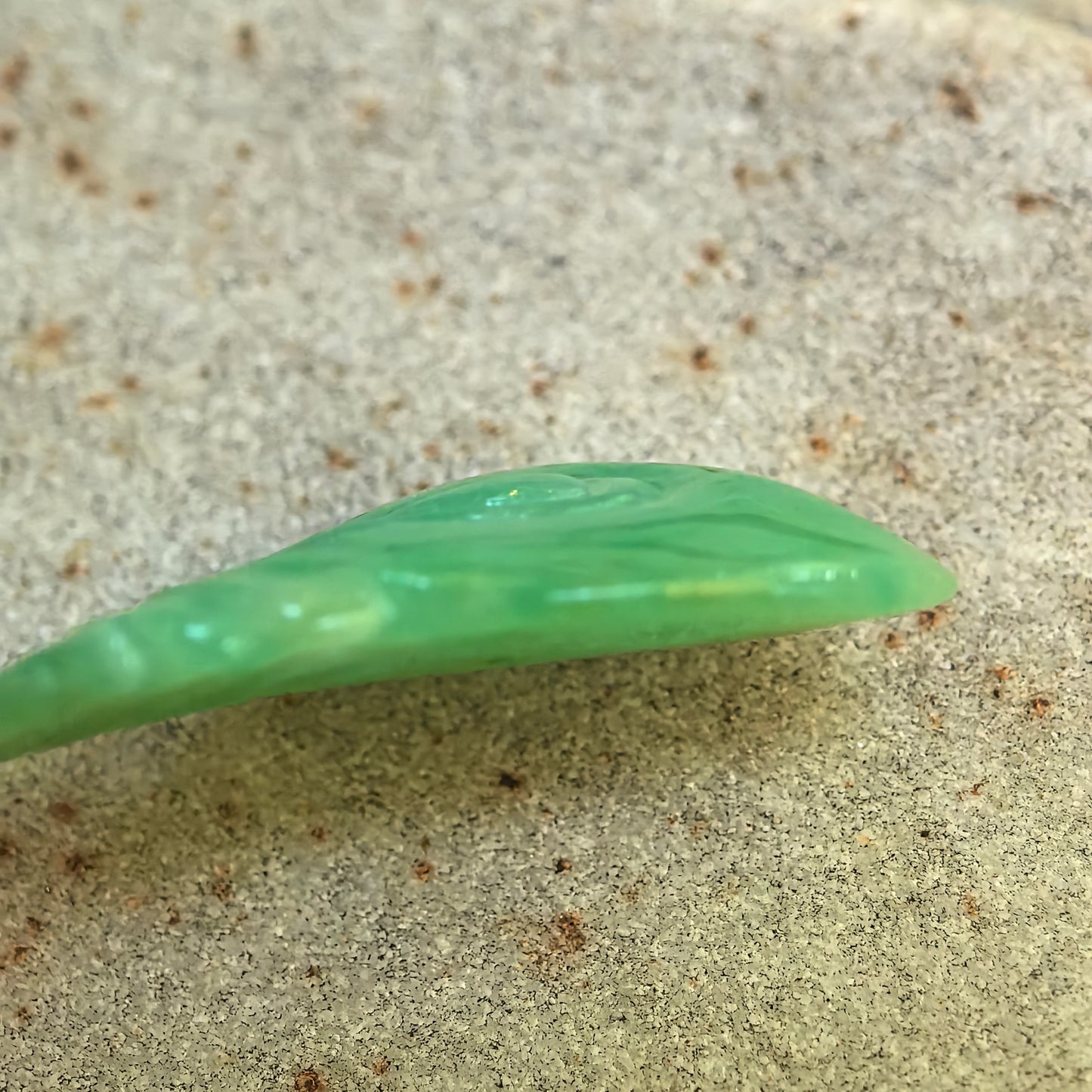 Natural Grade-A Glutinous Green Leaf Jadeite Pendant · Burmese Jade