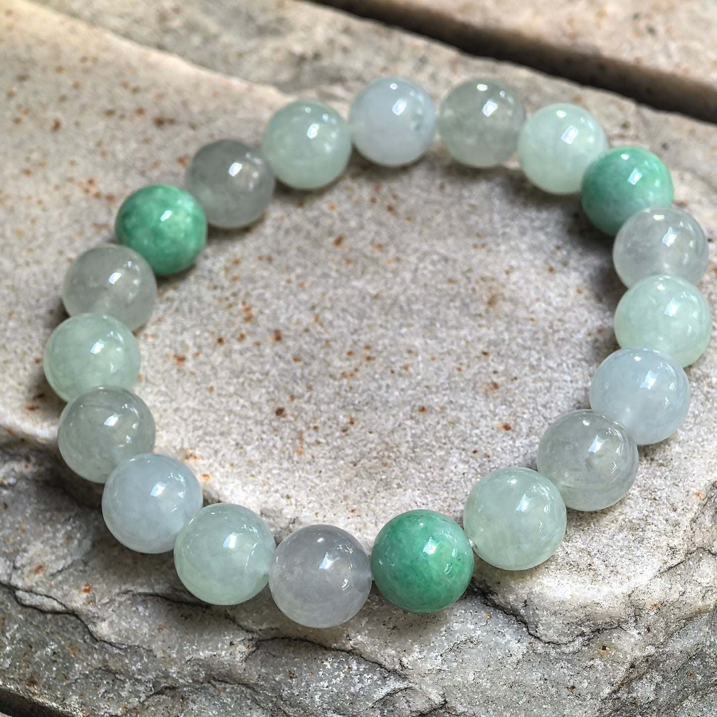 Natural Grade-A Glutinous-Icy Light Green Jadeite Bead Bracelet · Burmese Jade 10mm