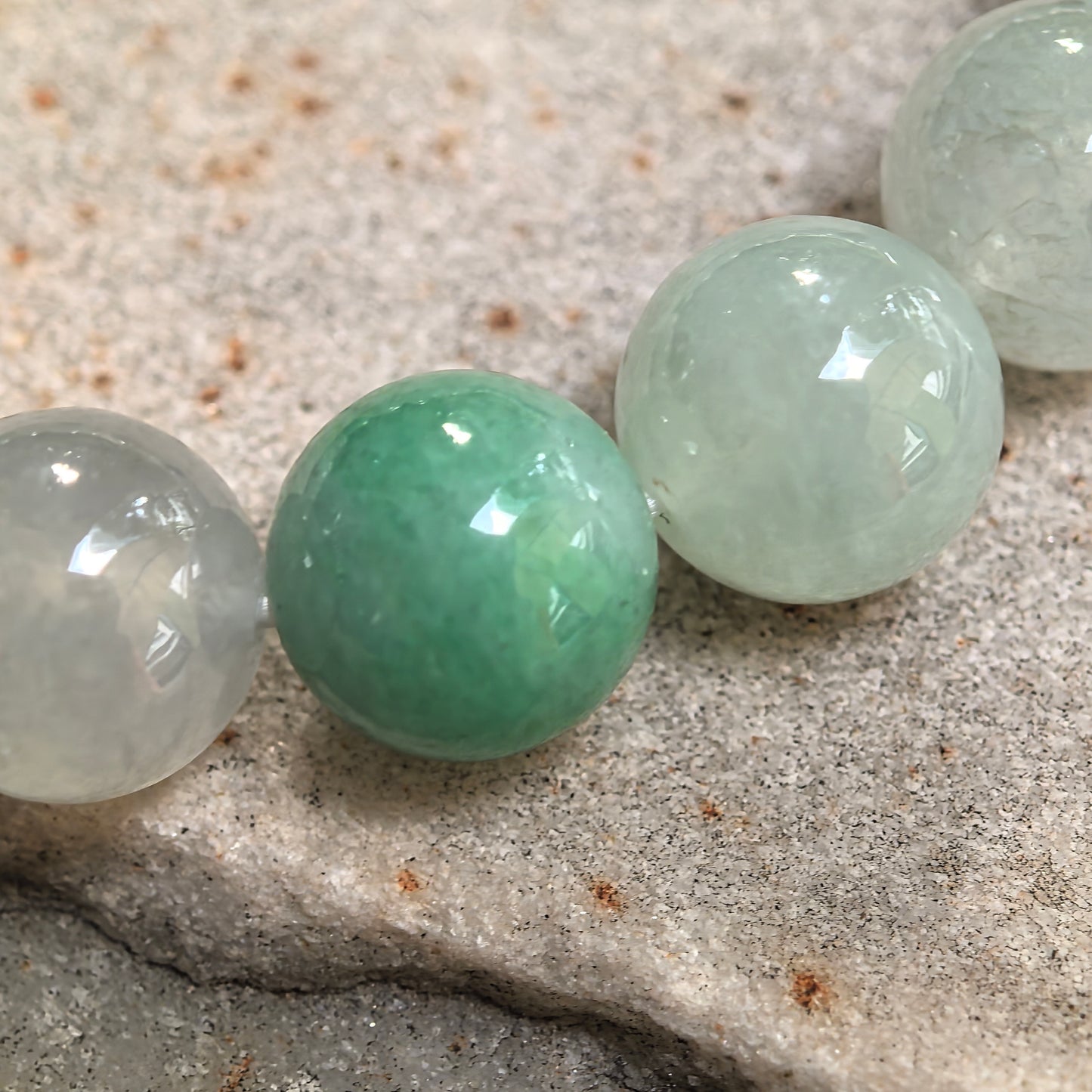 Natural Grade-A Glutinous-Icy Light Green Jadeite Bead Bracelet · Burmese Jade 10mm