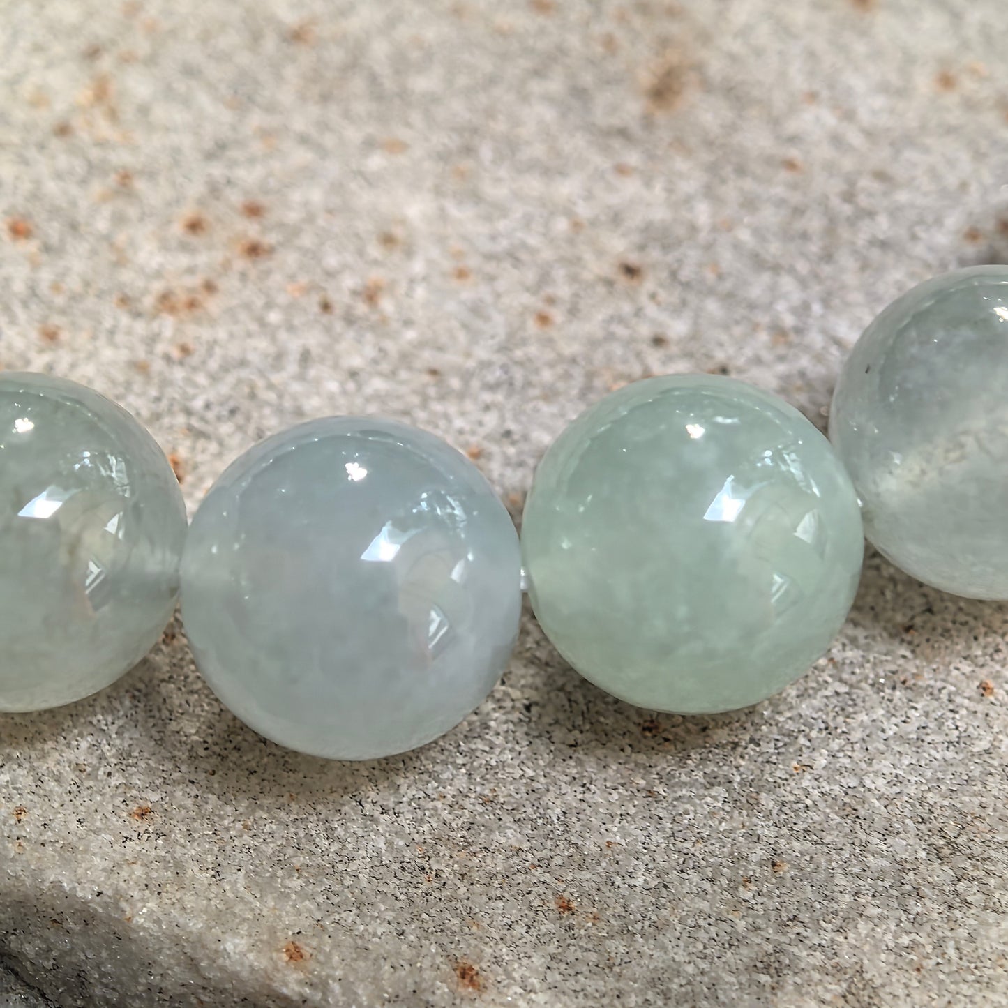 Natural Grade-A Glutinous-Icy Light Green Jadeite Bead Bracelet · Burmese Jade 10mm